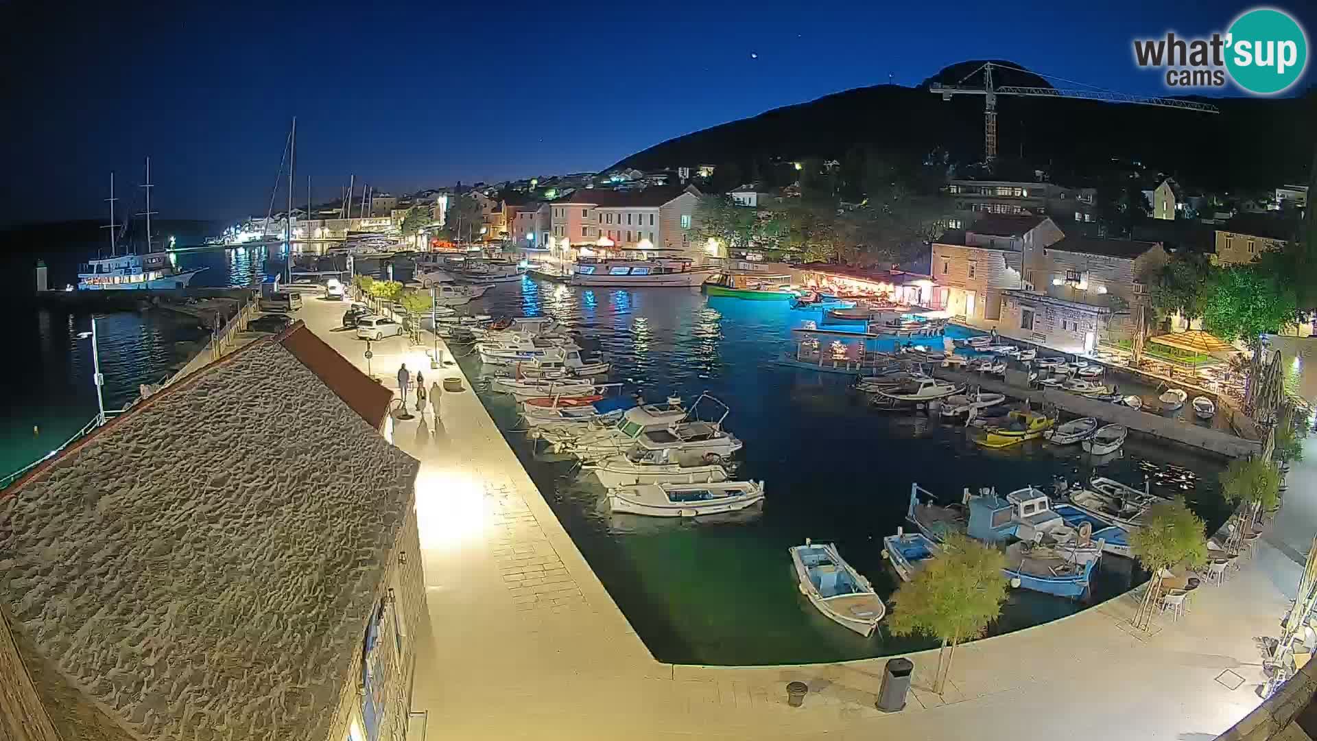 Webcam Bol Hafen – Liveblick auf Bol Riva & Marina