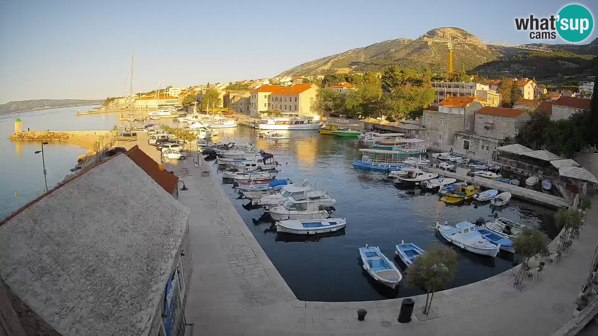 Webcam Bol Hafen – Liveblick auf Bol Riva & Marina