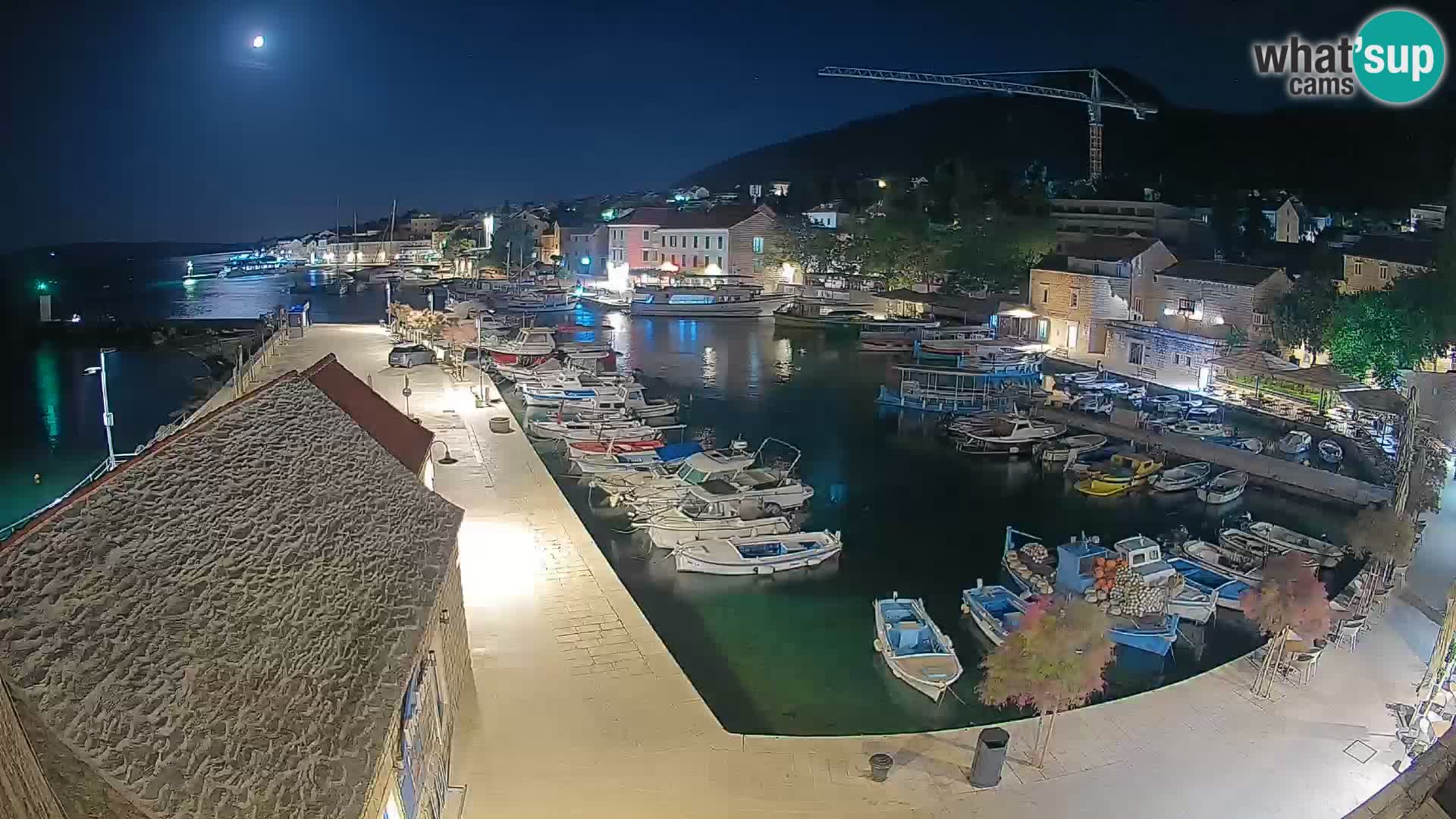 Webcam Bol Hafen – Liveblick auf Bol Riva & Marina