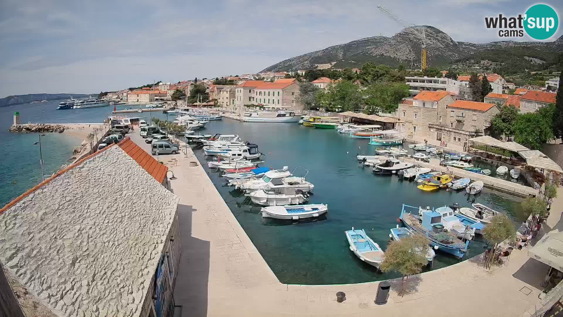 Webcam porto di Bol – Vista live sulla Riva e Marina
