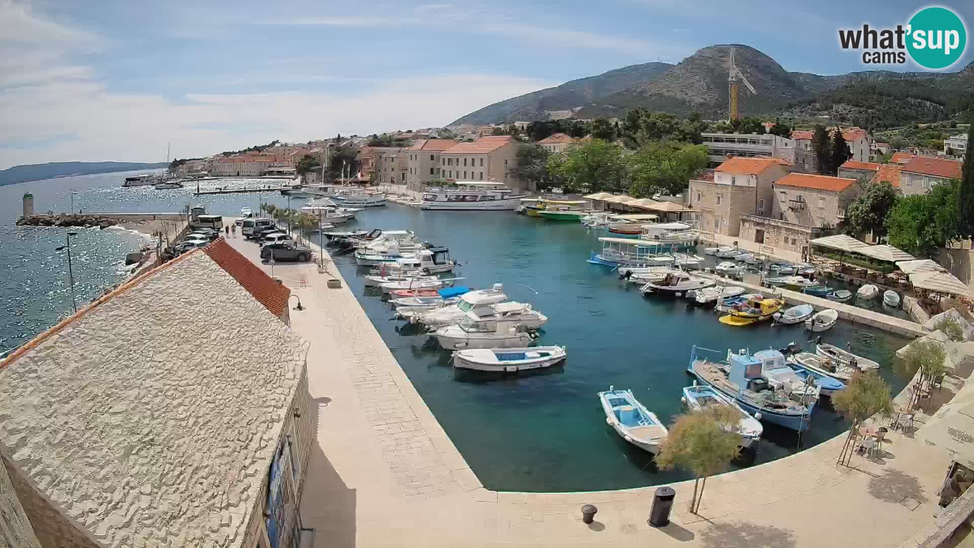 Webcam porto di Bol – Vista live sulla Riva e Marina