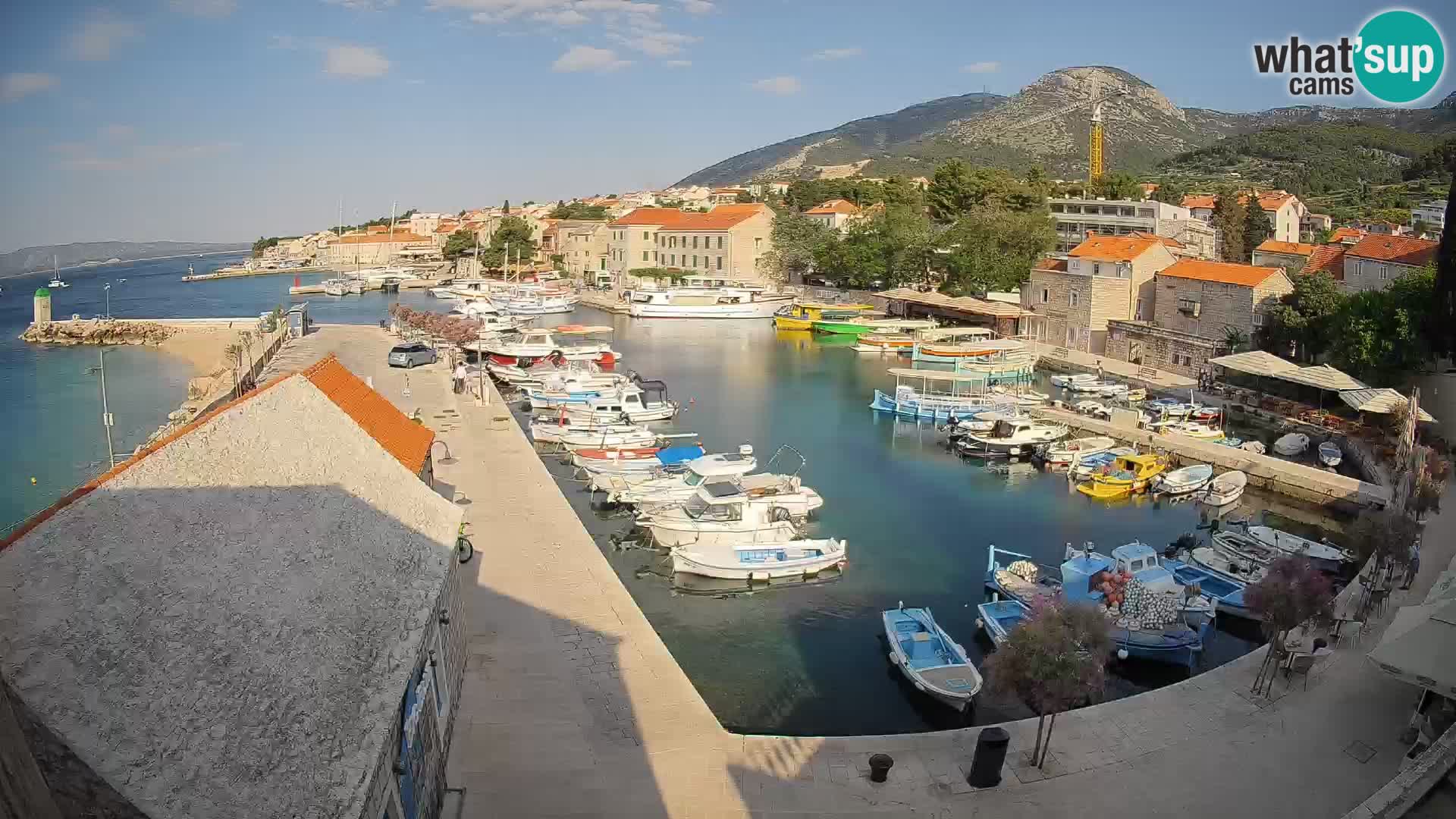 Webcam porto di Bol – Vista live sulla Riva e Marina