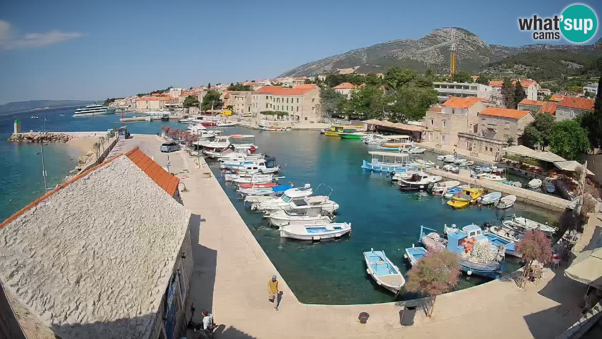 Webcam porto di Bol – Vista live sulla Riva e Marina