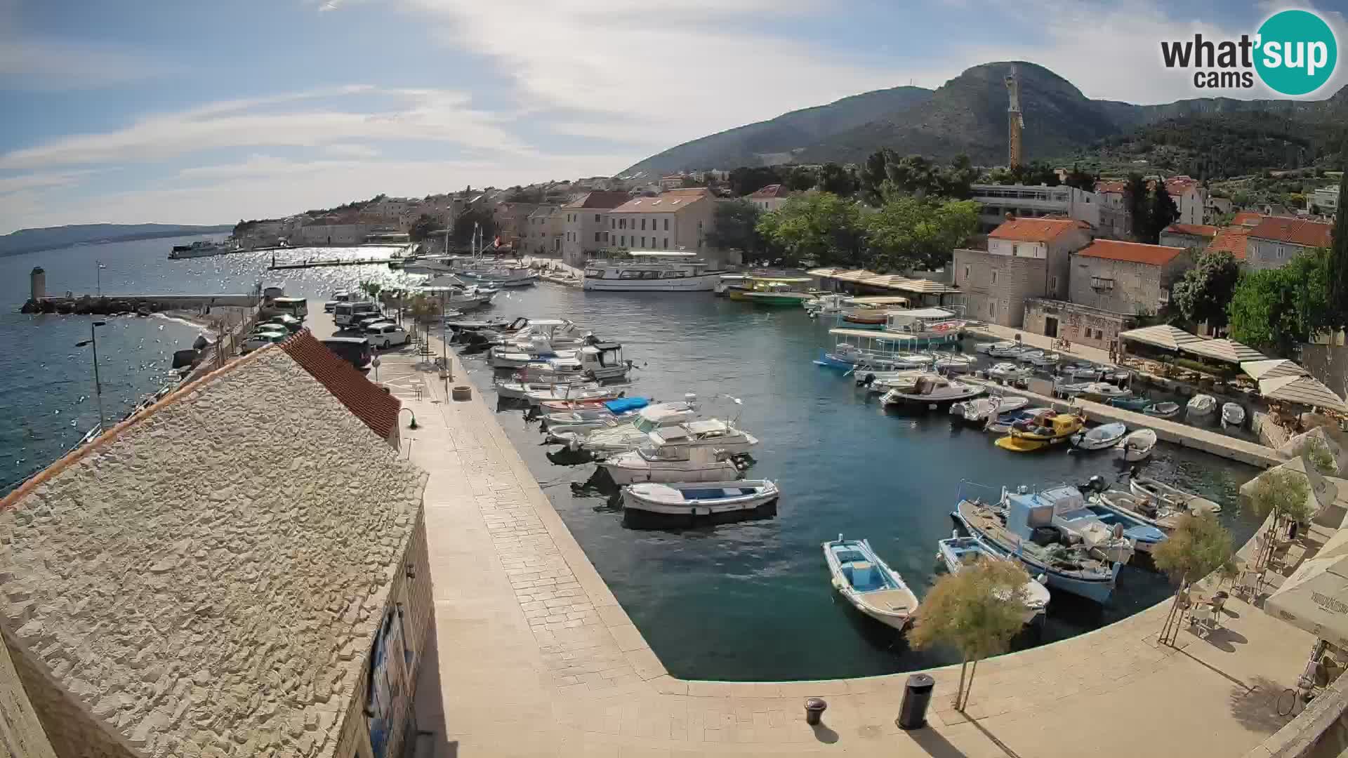 Webcam porto di Bol – Vista live sulla Riva e Marina