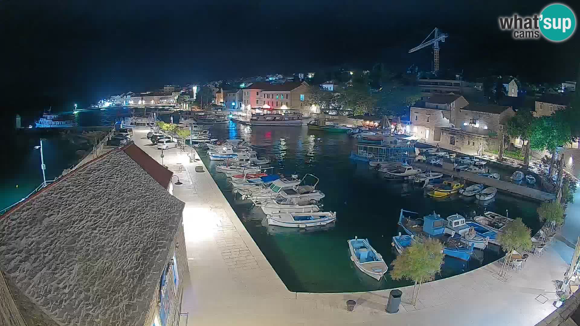 Webcam porto di Bol – Vista live sulla Riva e Marina