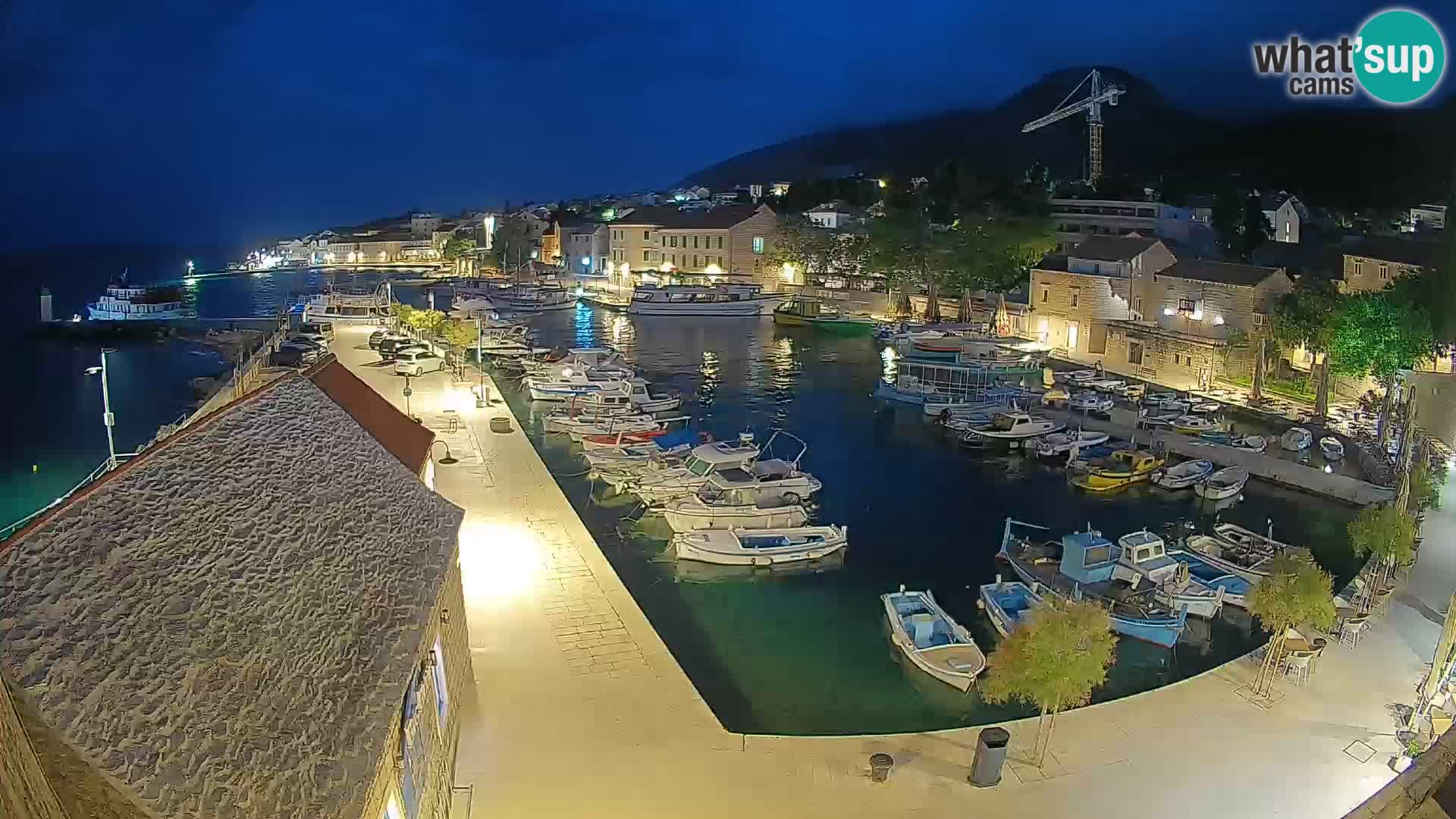 Webcam porto di Bol – Vista live sulla Riva e Marina
