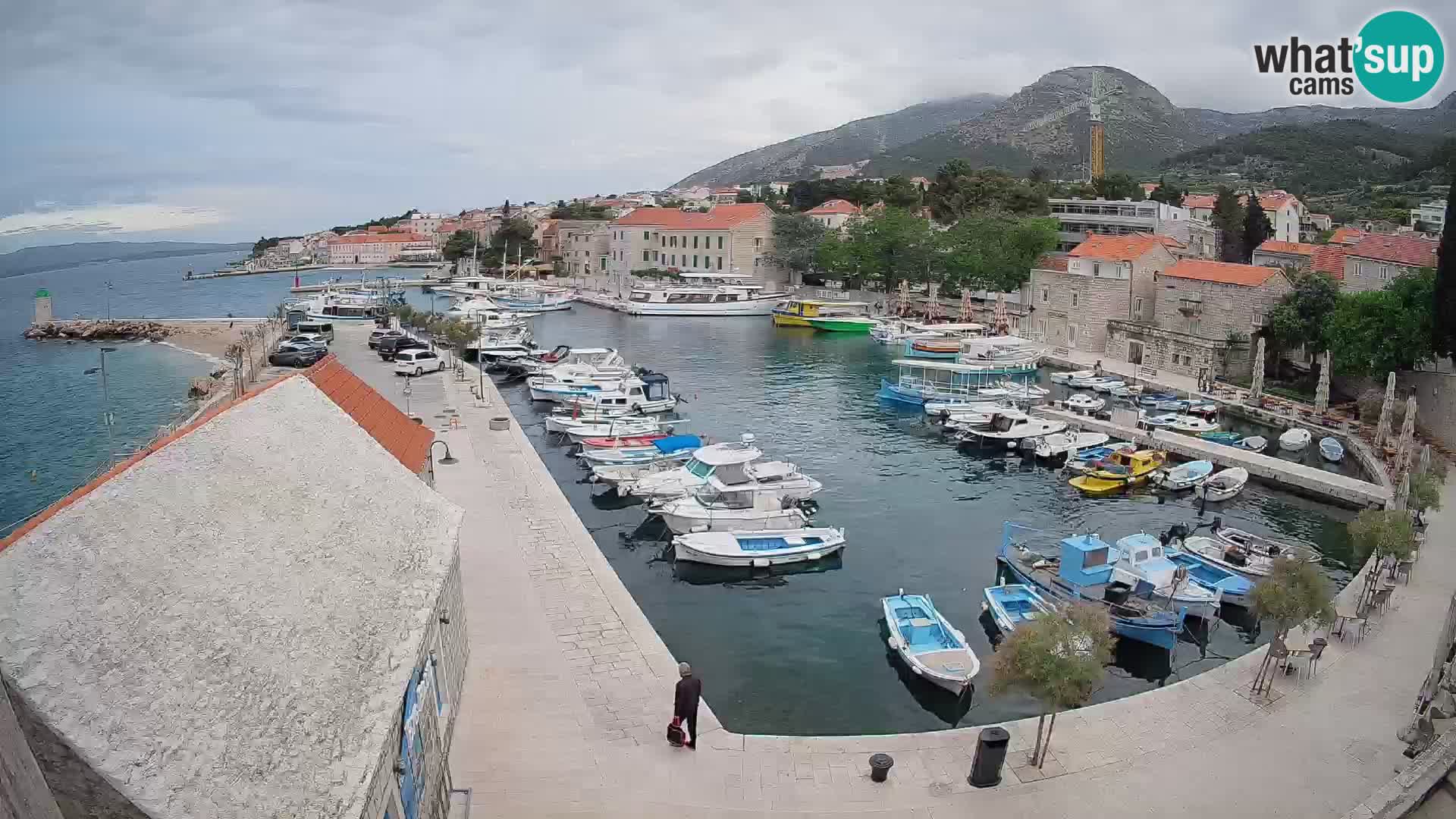 Webcam porto di Bol – Vista live sulla Riva e Marina