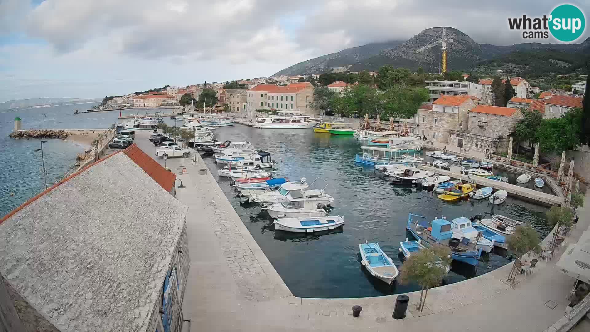 Webcam porto di Bol – Vista live sulla Riva e Marina