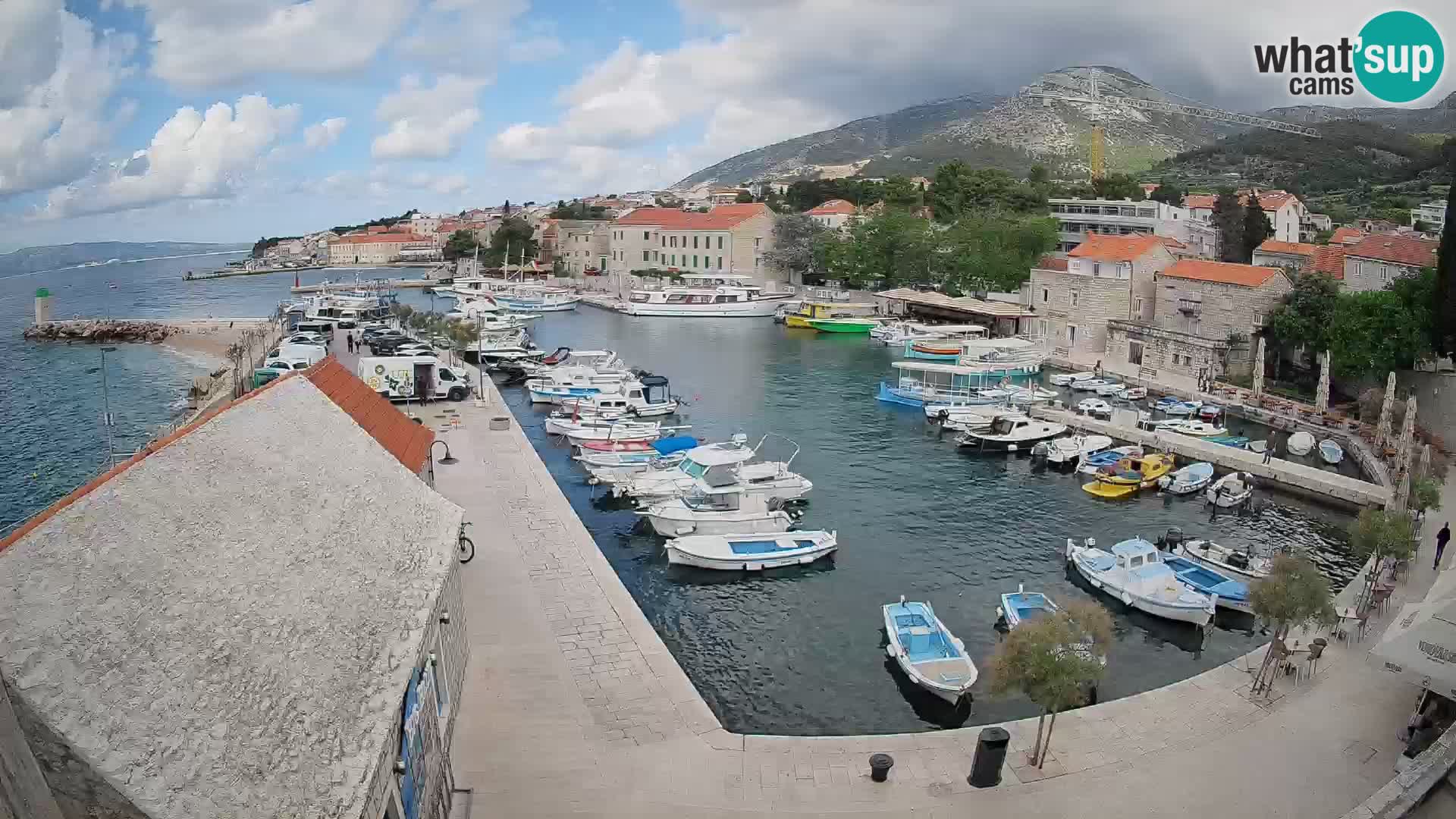 Webcam porto di Bol – Vista live sulla Riva e Marina