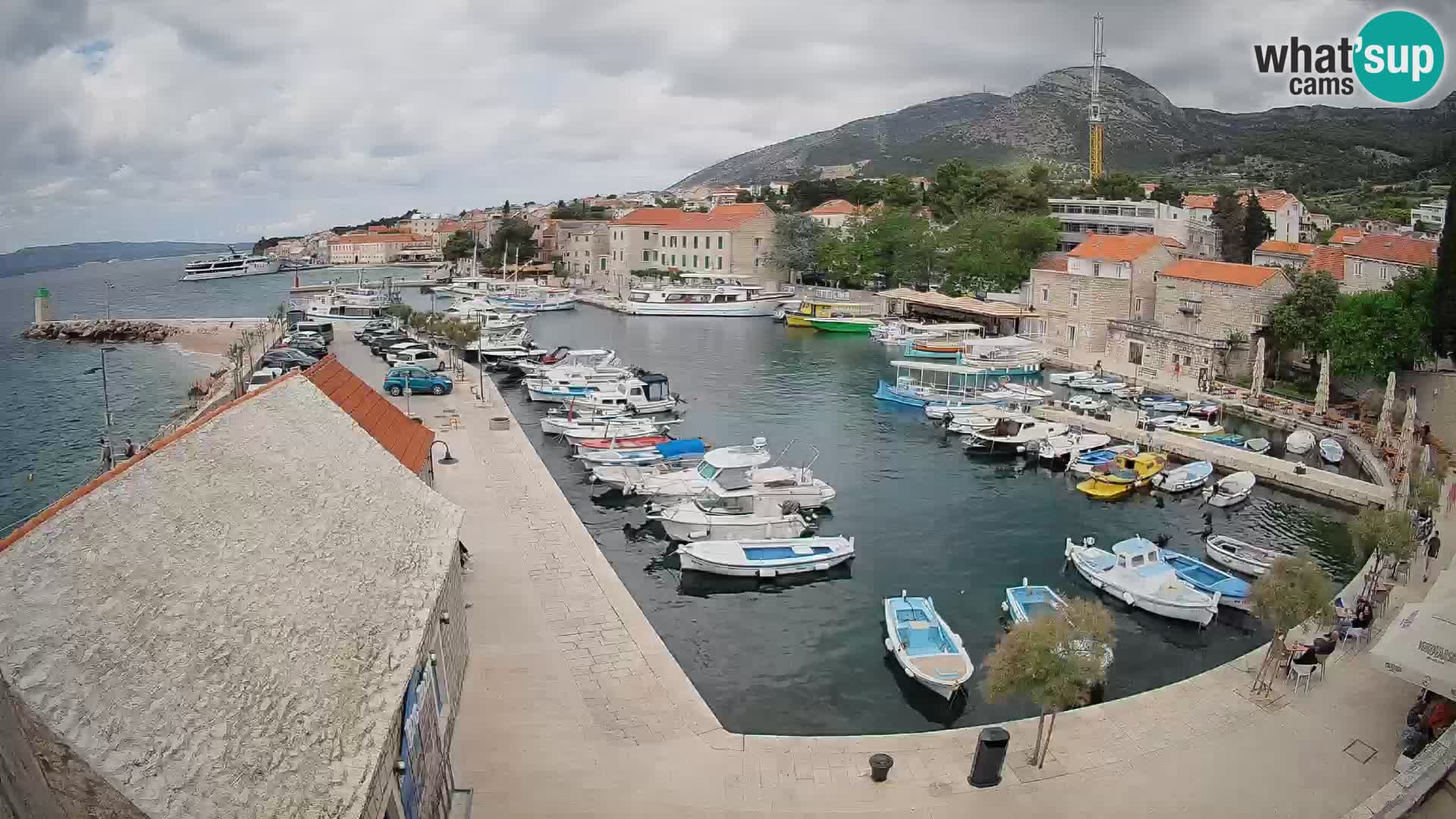 Webcam porto di Bol – Vista live sulla Riva e Marina
