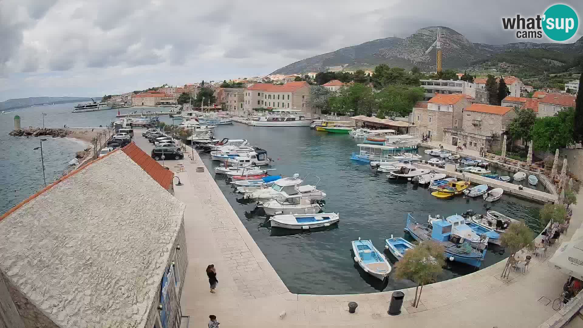 Webcam porto di Bol – Vista live sulla Riva e Marina