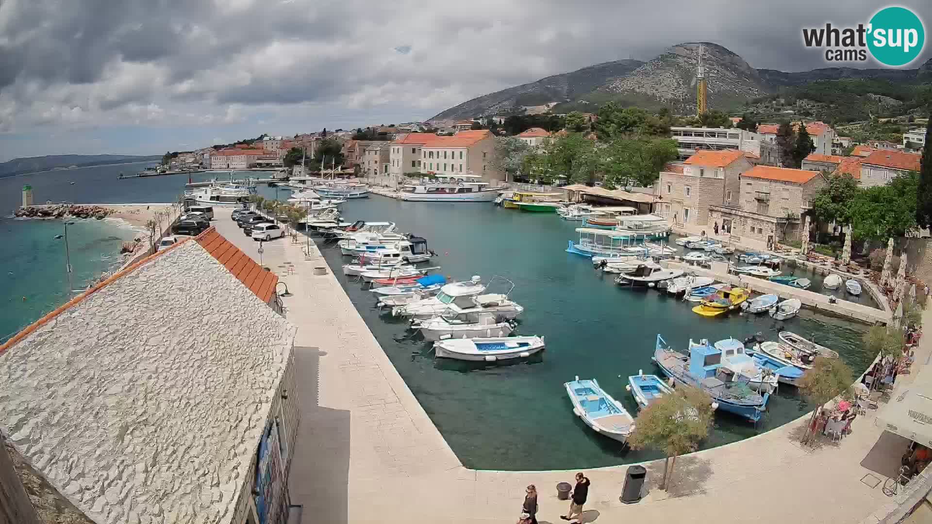 Webcam porto di Bol – Vista live sulla Riva e Marina