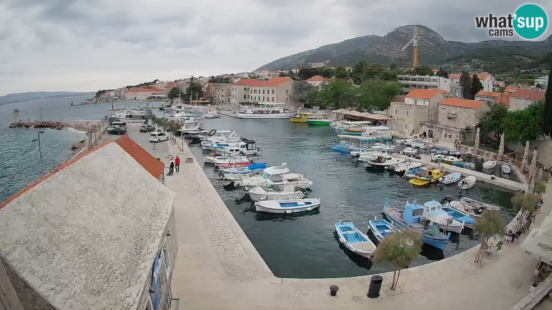 Webcam porto di Bol – Vista live sulla Riva e Marina