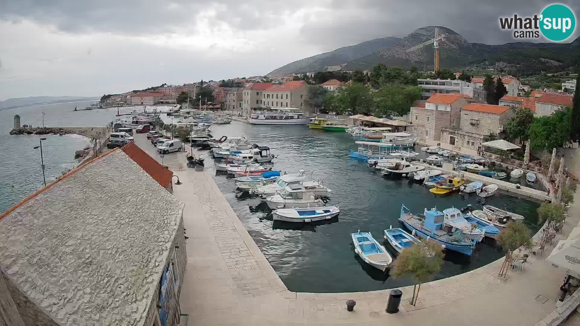Webcam porto di Bol – Vista live sulla Riva e Marina