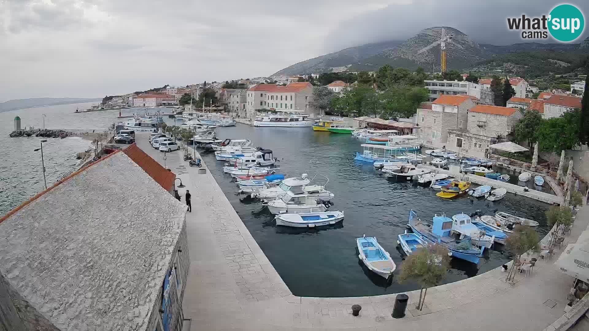 Webcam porto di Bol – Vista live sulla Riva e Marina