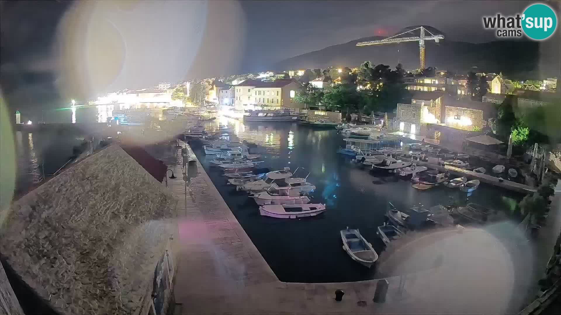 Webcam porto di Bol – Vista live sulla Riva e Marina