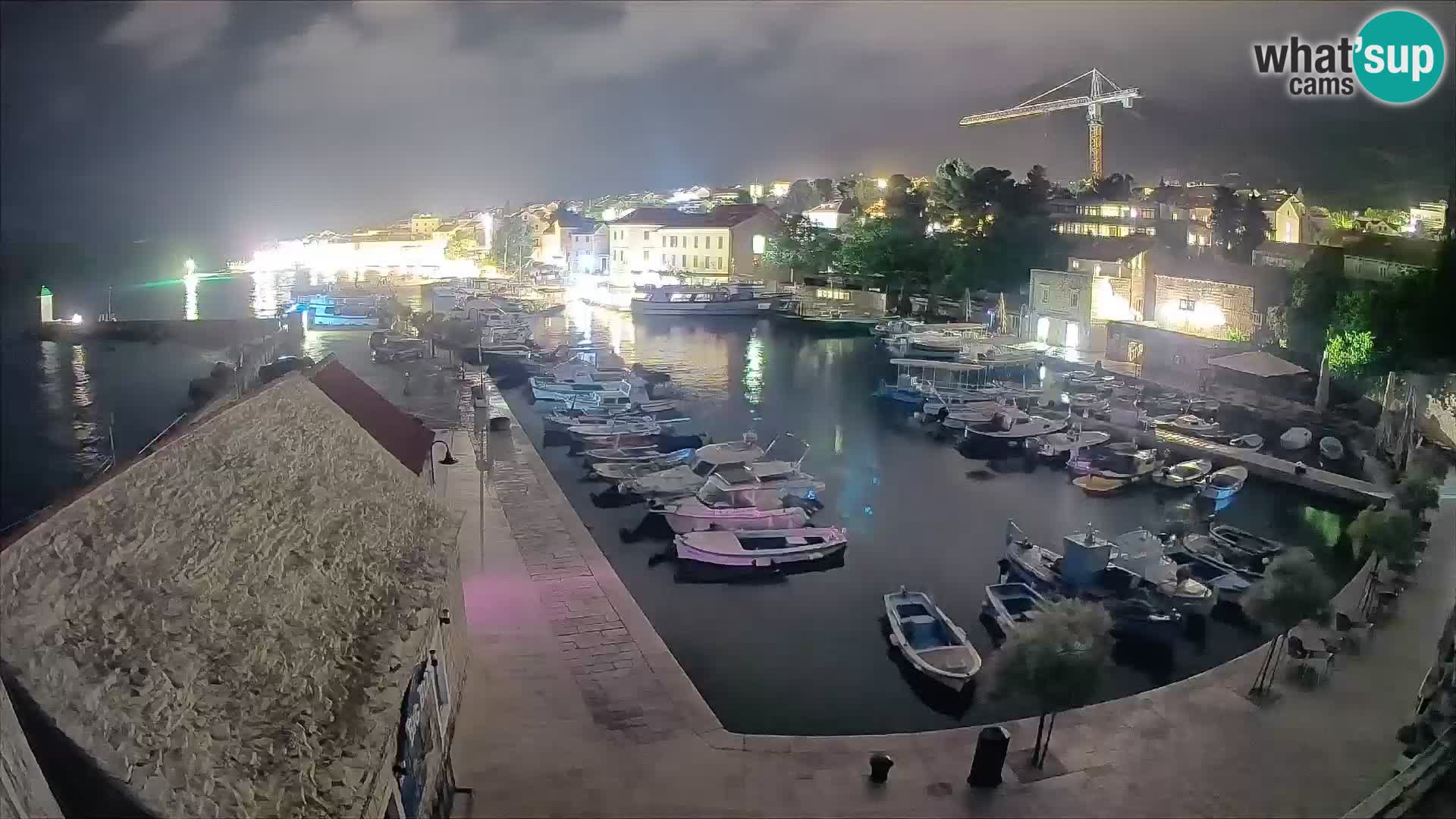Webcam Bol Harbour – Live View of Bol Riva & Marina