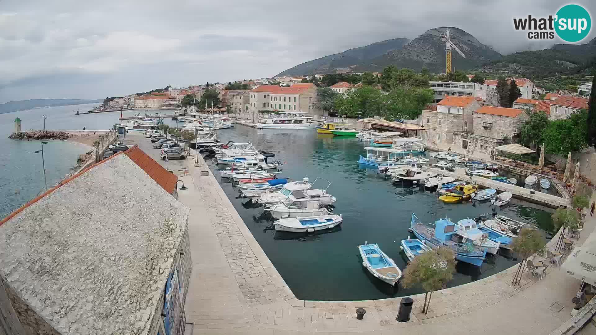 Webcam Bol Hafen – Liveblick auf Bol Riva & Marina