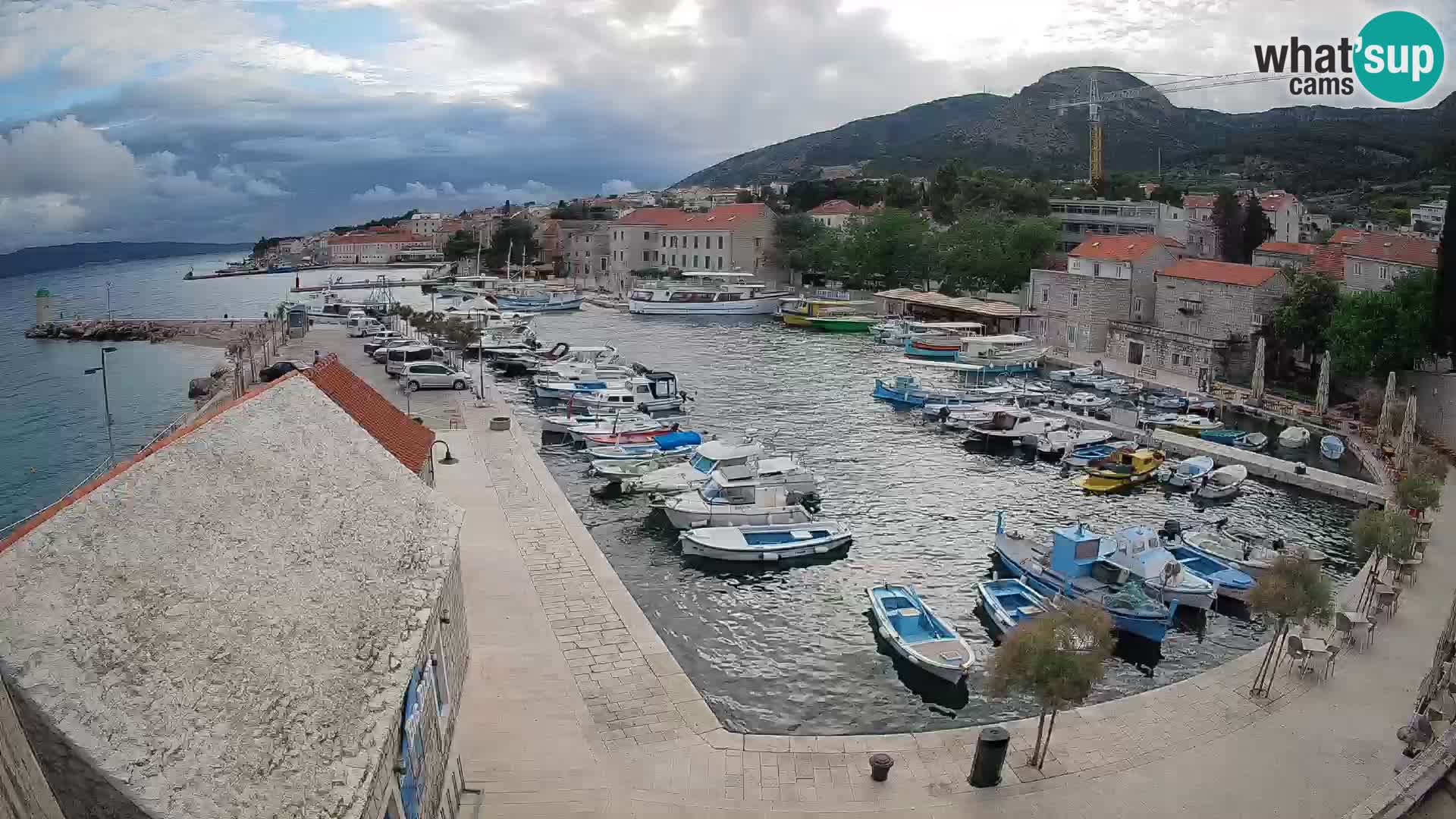 Webcam porto di Bol – Vista live sulla Riva e Marina