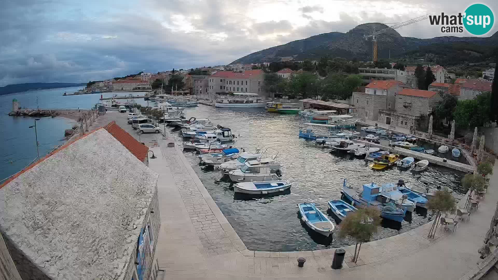 Webcam porto di Bol – Vista live sulla Riva e Marina