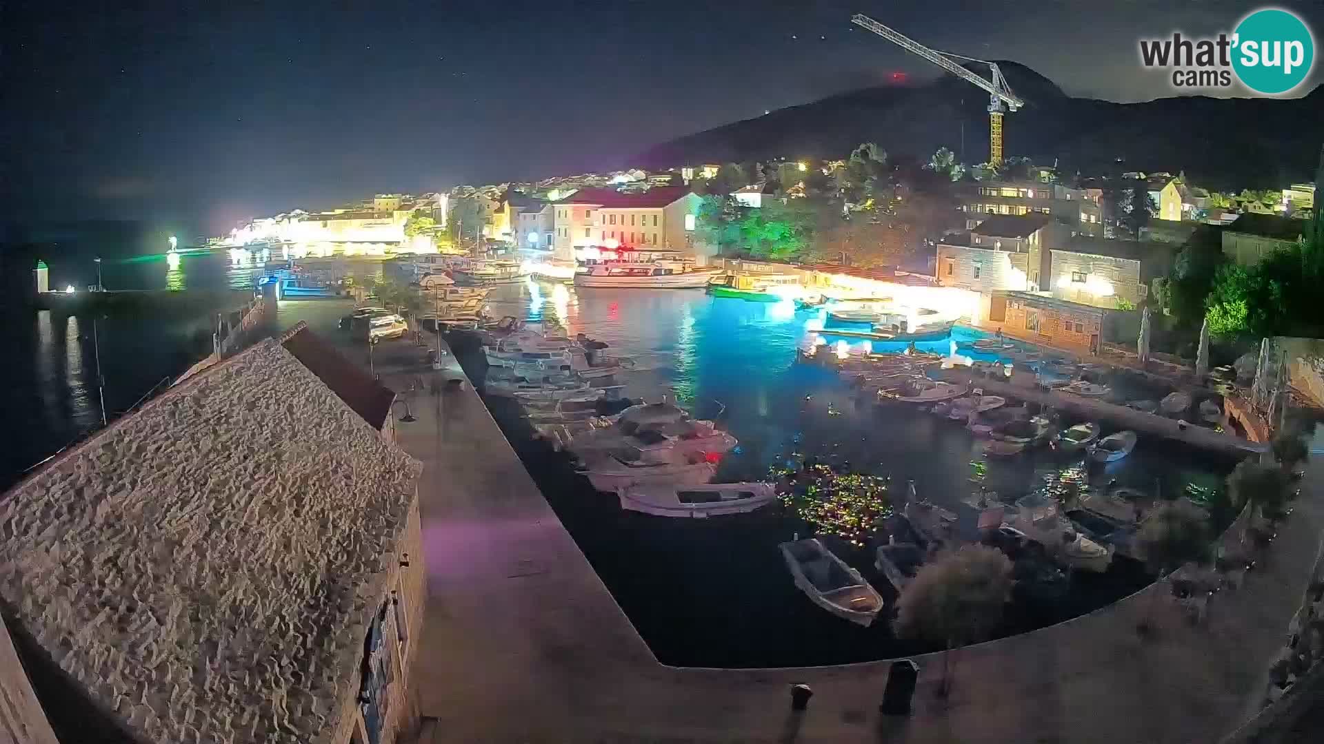 Webcam Bol Harbour – Live View of Bol Riva & Marina