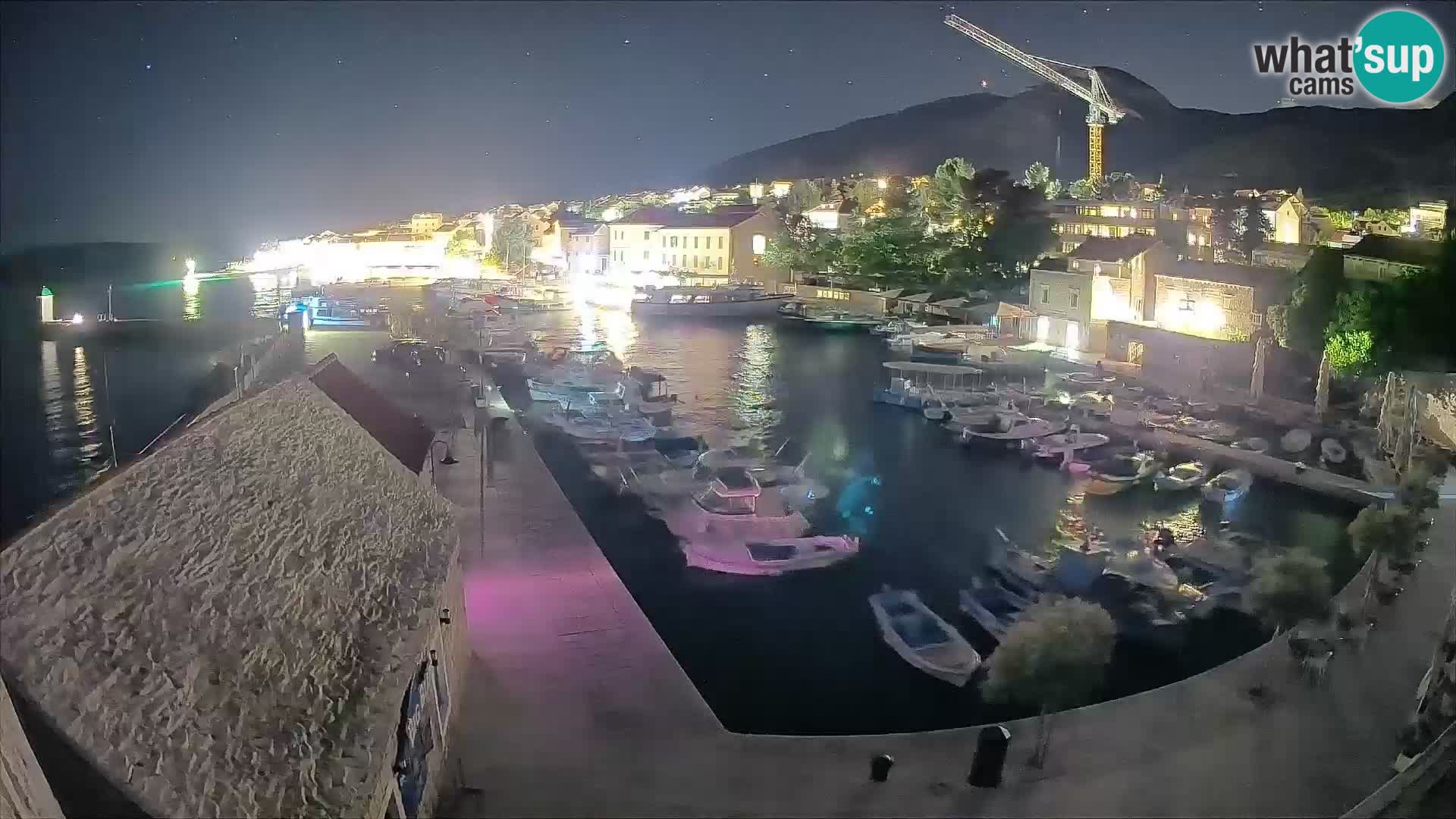 Webcam Bol Harbour – Live View of Bol Riva & Marina