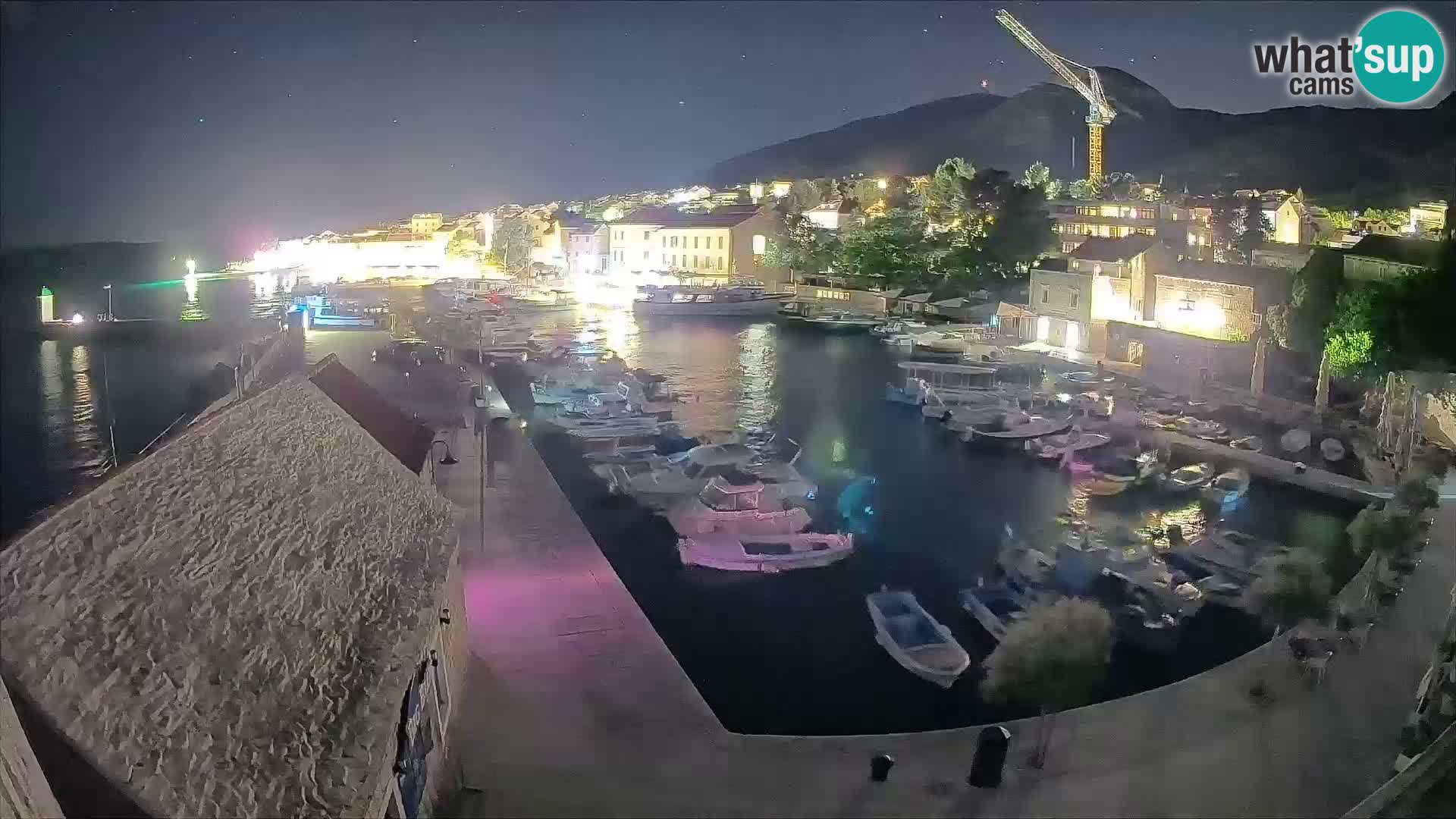 Webcam Bol Hafen – Liveblick auf Bol Riva & Marina