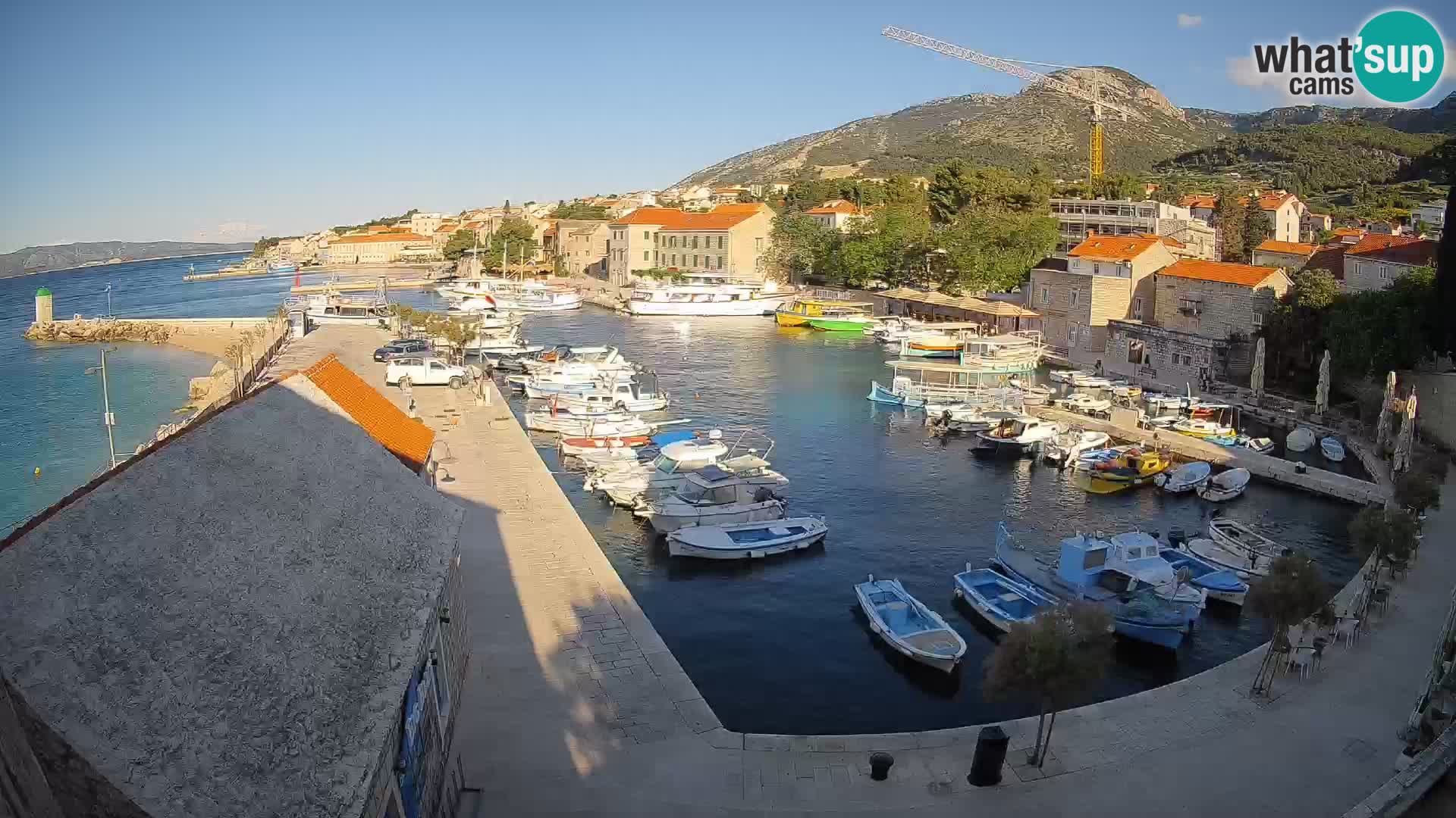 Webcam Bol Hafen – Liveblick auf Bol Riva & Marina