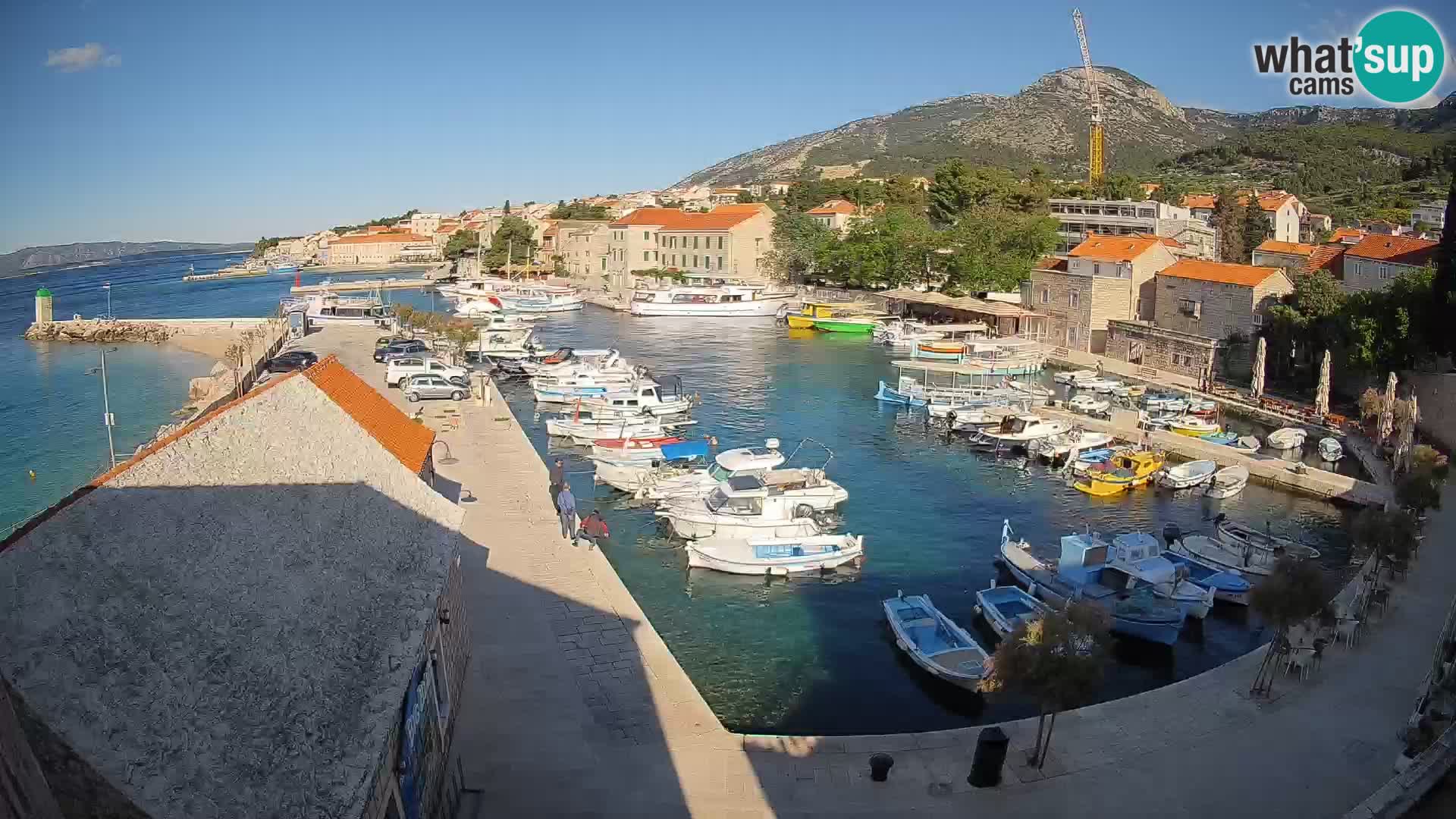 Webcam porto di Bol – Vista live sulla Riva e Marina