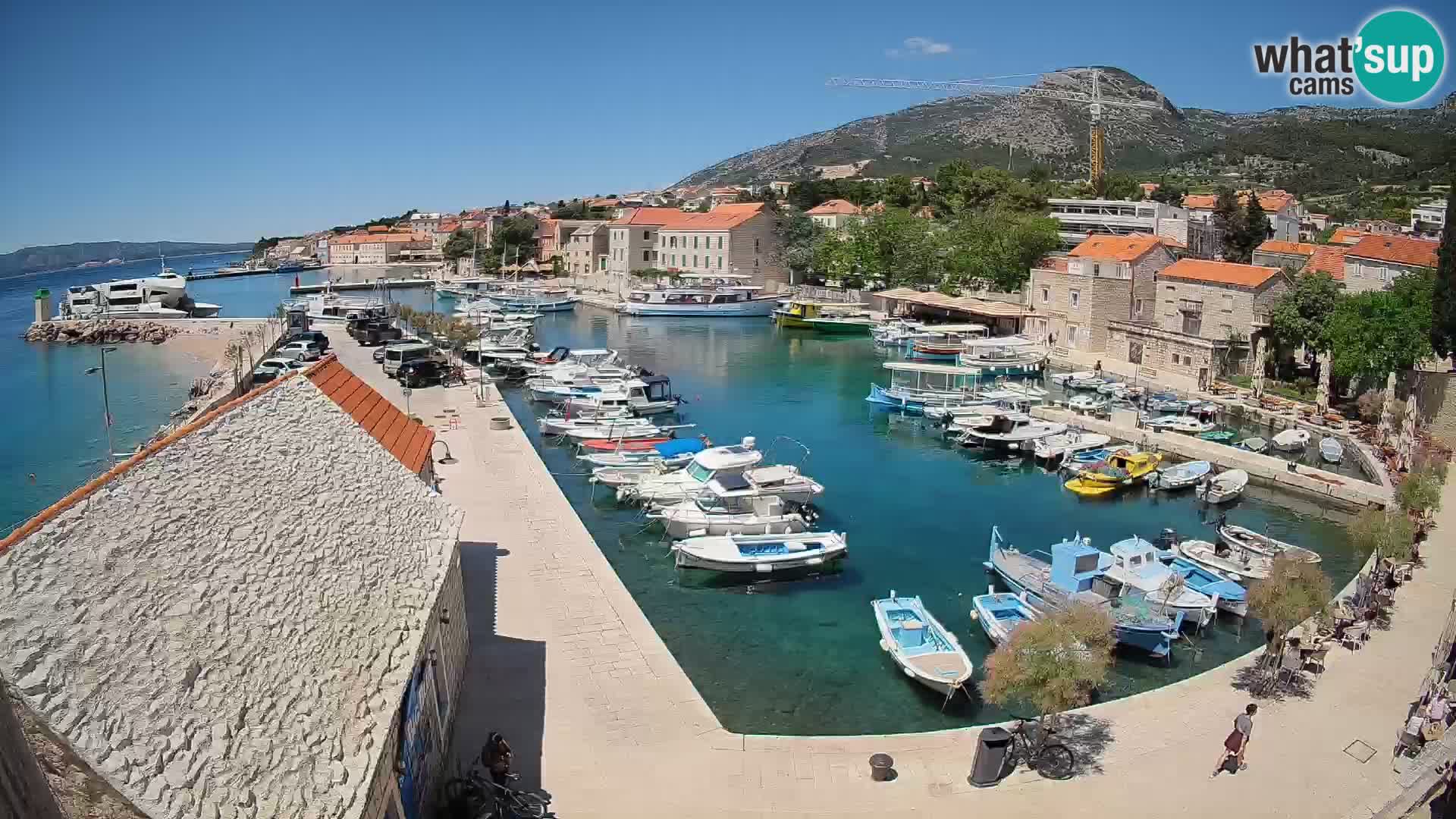 Webcam porto di Bol – Vista live sulla Riva e Marina