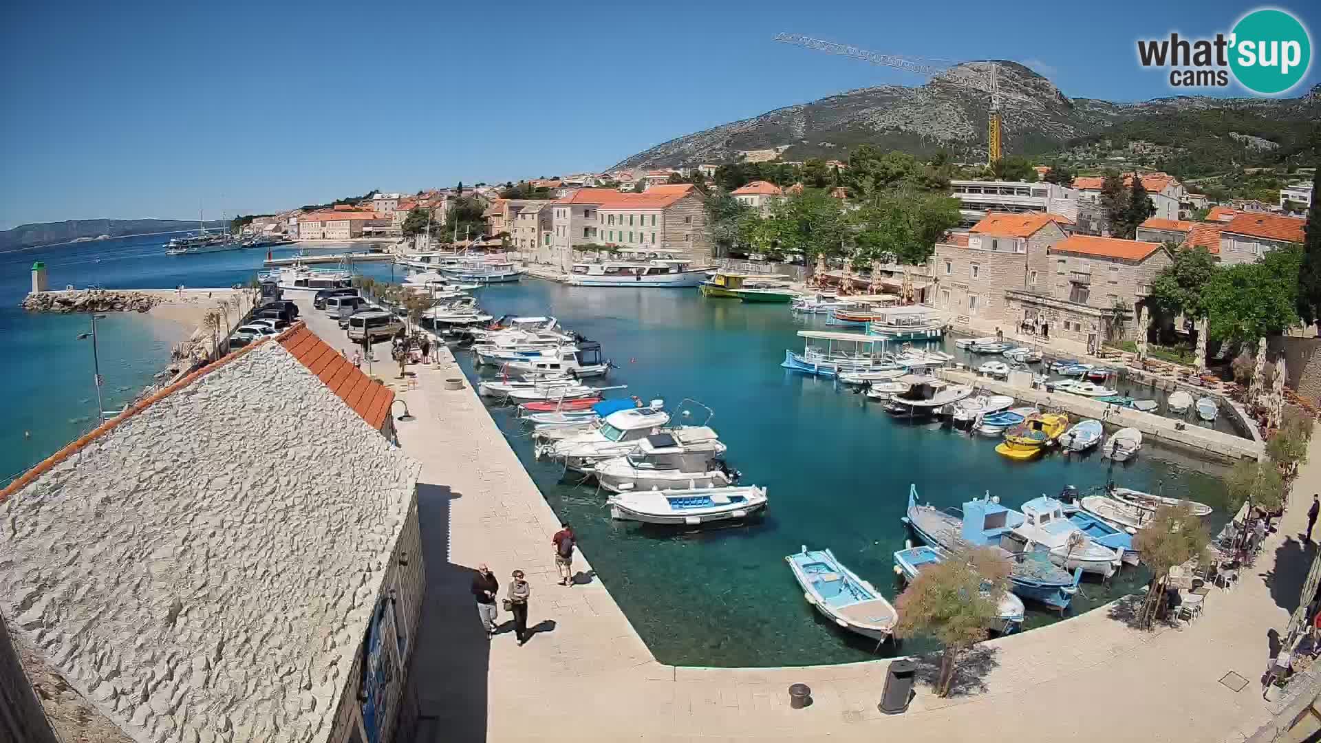 Webcam porto di Bol – Vista live sulla Riva e Marina