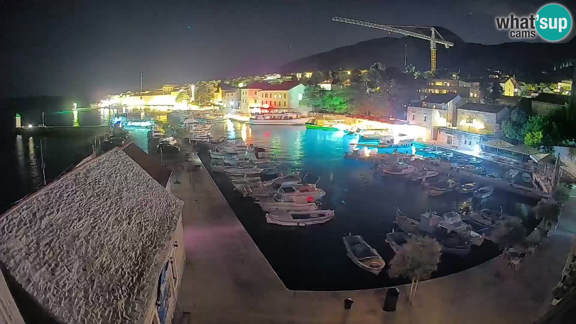 Webcam porto di Bol – Vista live sulla Riva e Marina