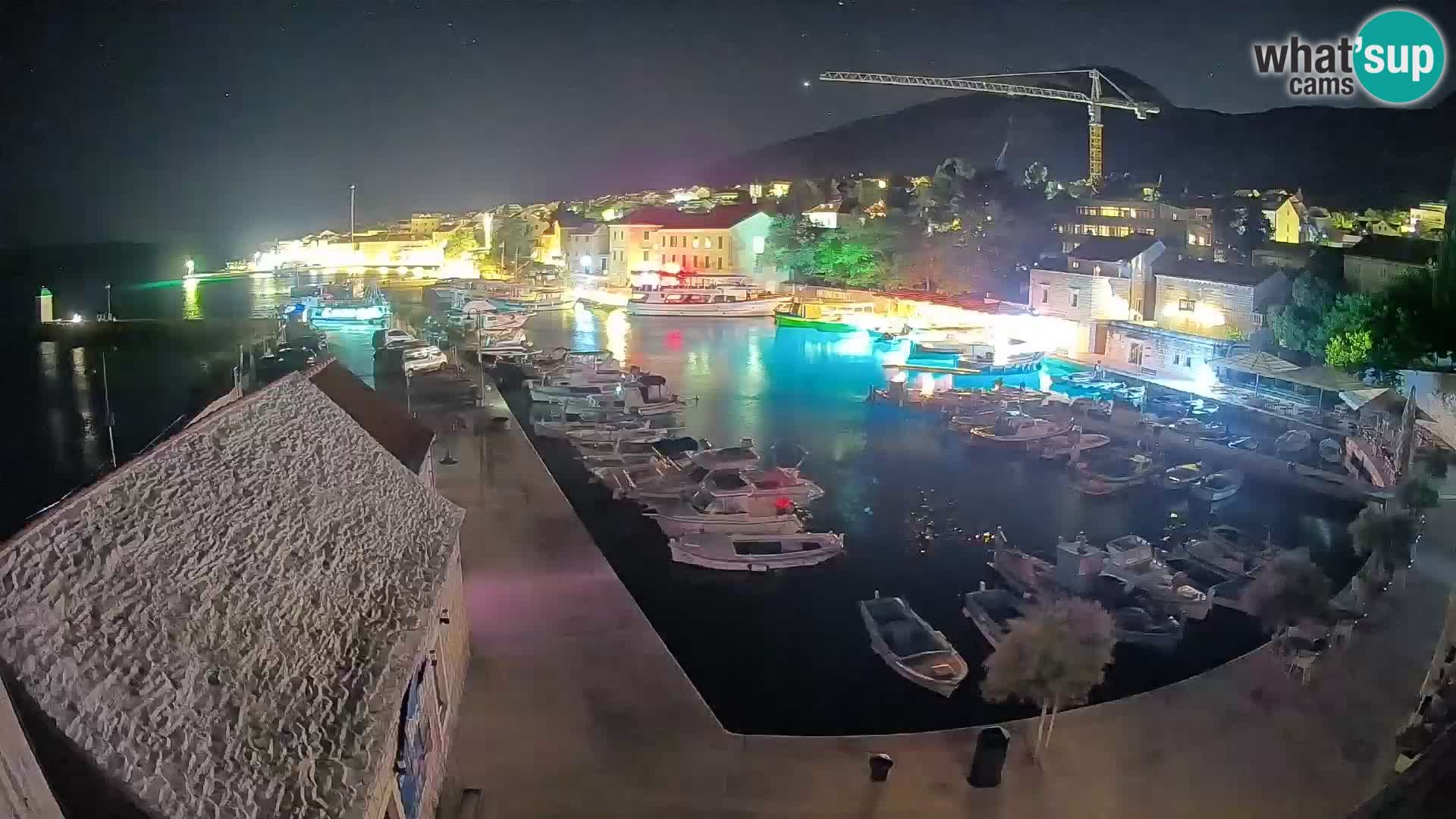 Webcam Bol Harbour – Live View of Bol Riva & Marina