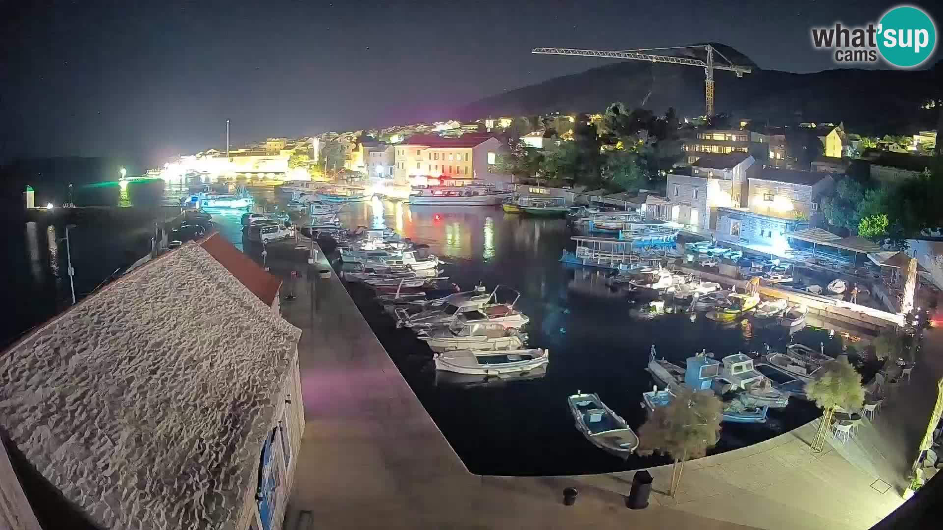 Webcam porto di Bol – Vista live sulla Riva e Marina