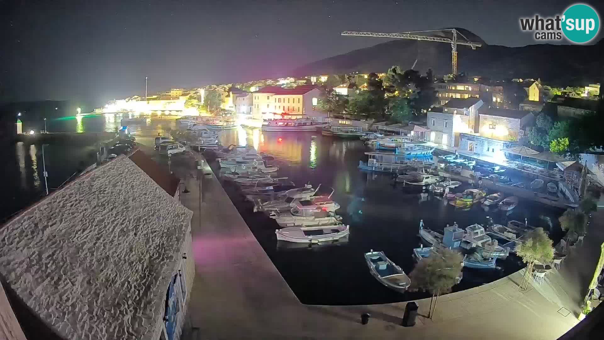 Webcam porto di Bol – Vista live sulla Riva e Marina