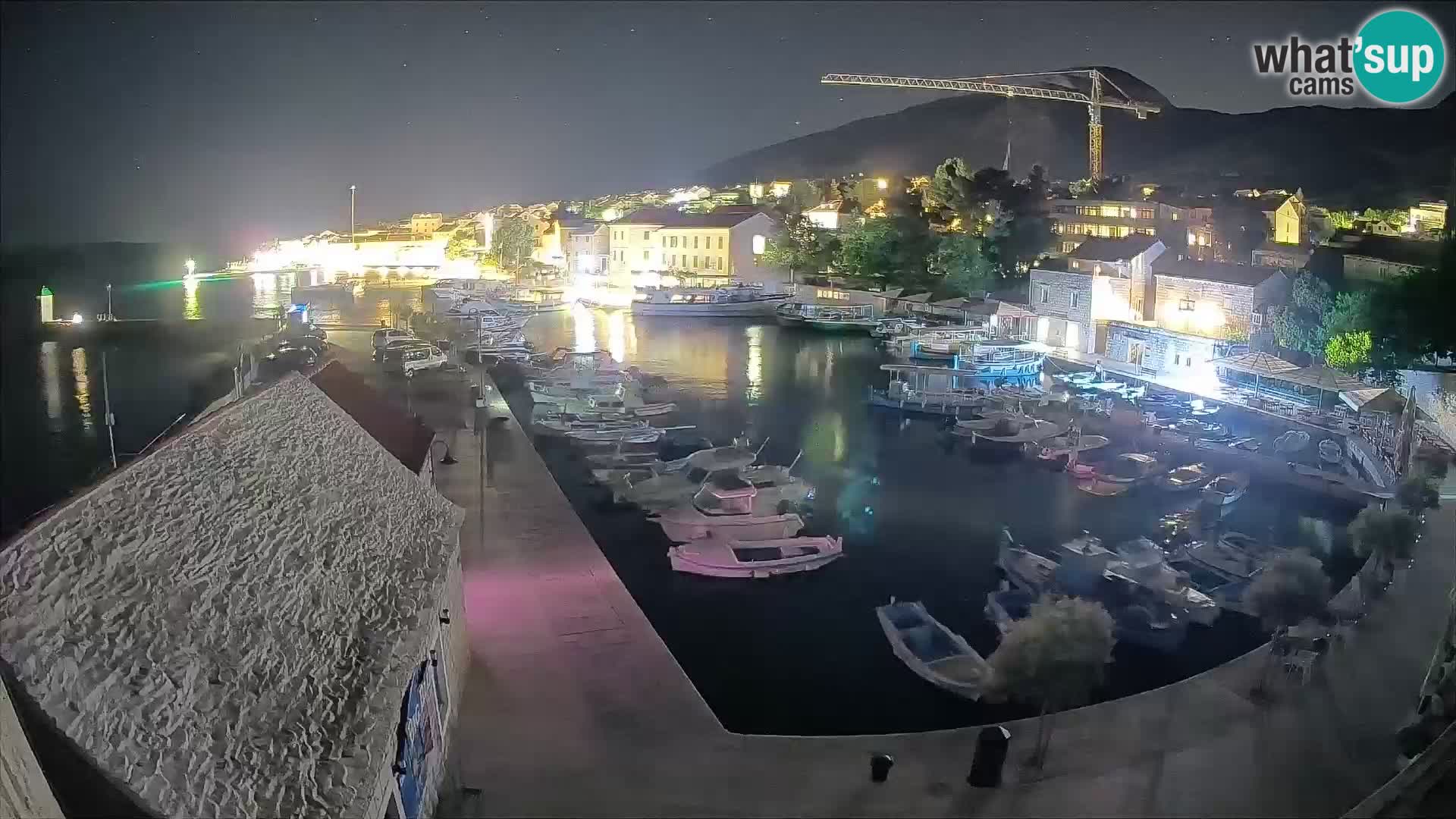 Webcam porto di Bol – Vista live sulla Riva e Marina