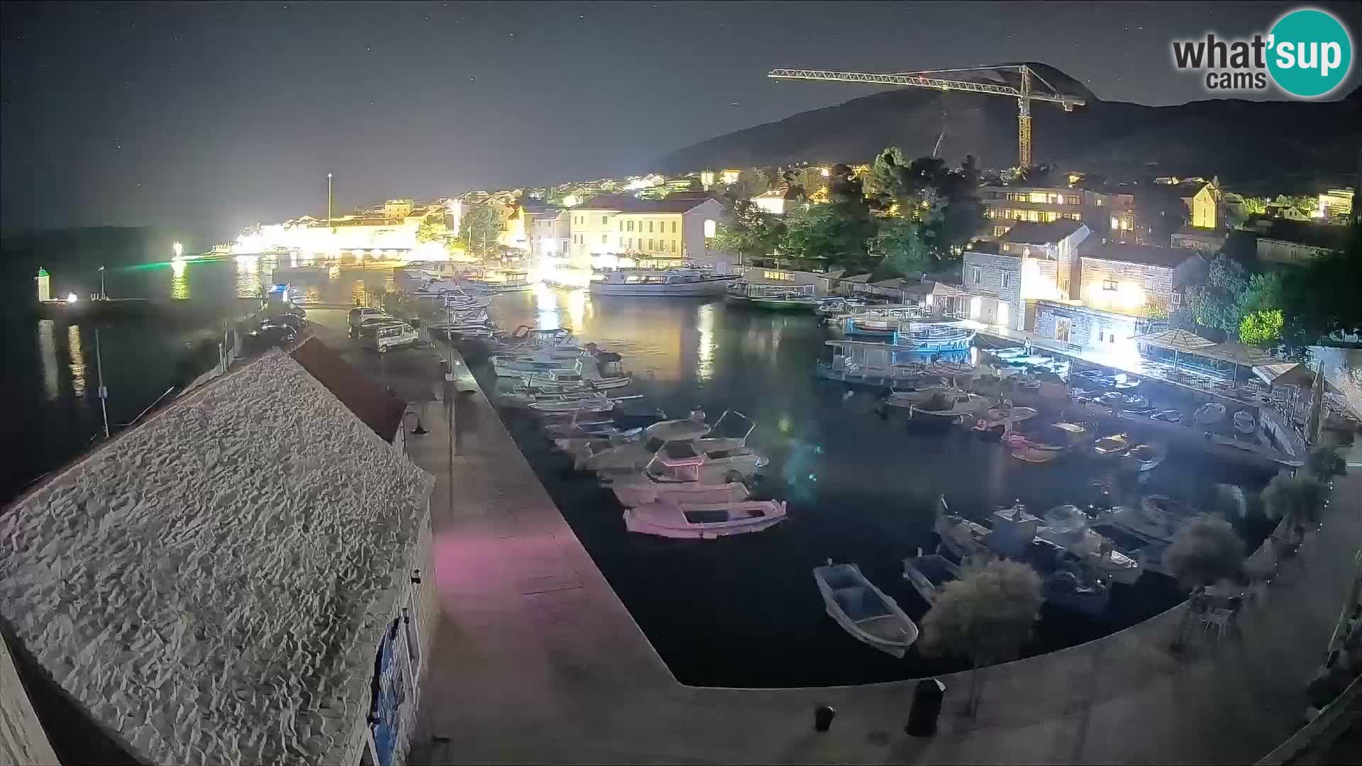 Webcam porto di Bol – Vista live sulla Riva e Marina