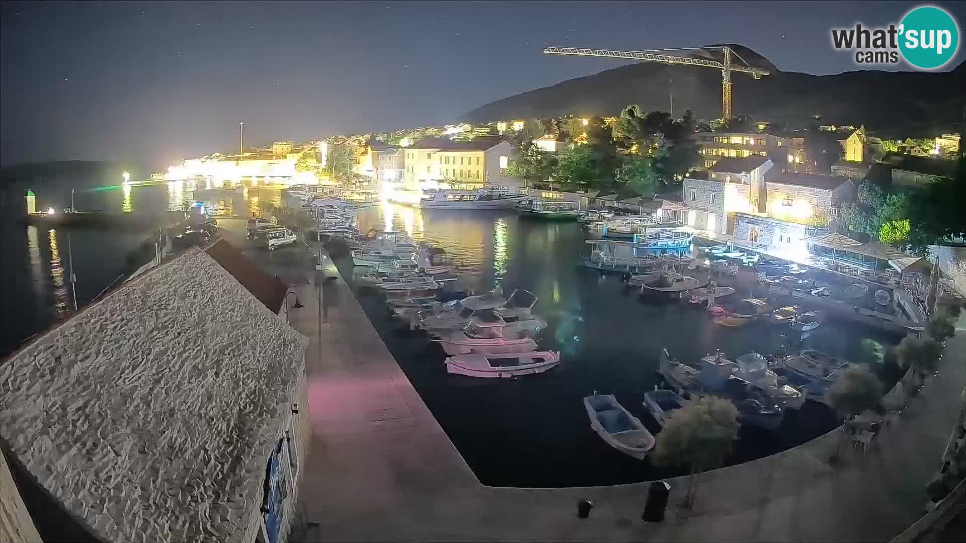 Webcam Bol Harbour – Live View of Bol Riva & Marina
