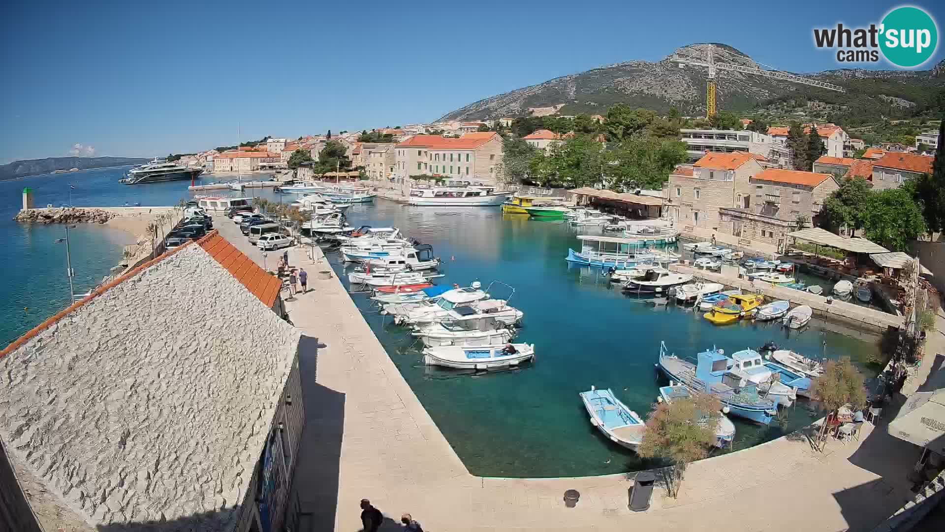 Webcam porto di Bol – Vista live sulla Riva e Marina