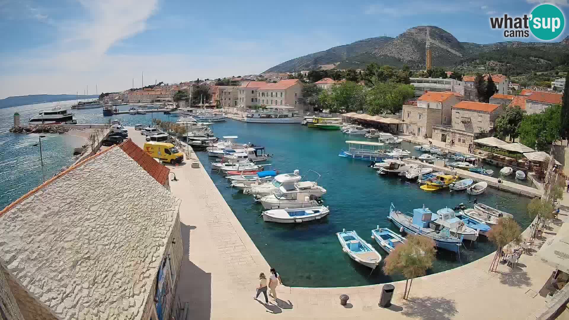Webcam porto di Bol – Vista live sulla Riva e Marina