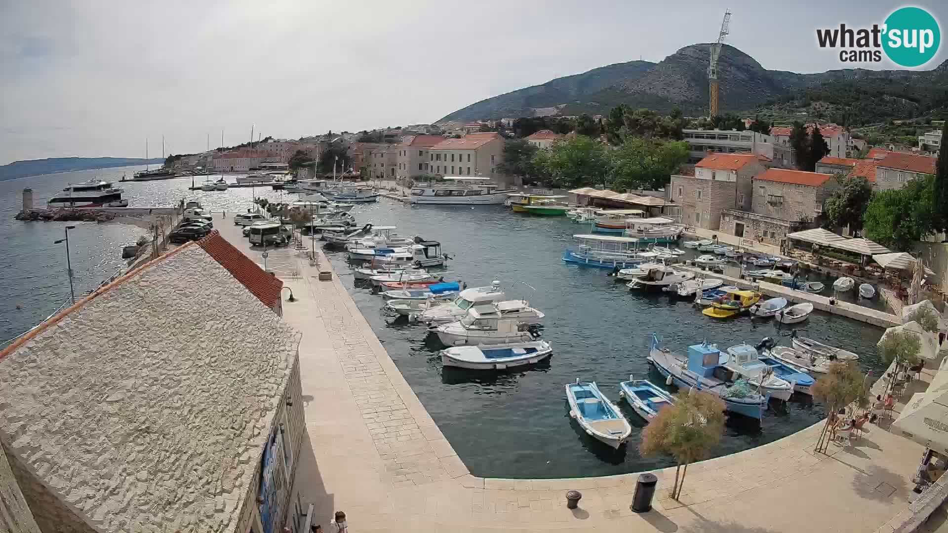 Webcam porto di Bol – Vista live sulla Riva e Marina