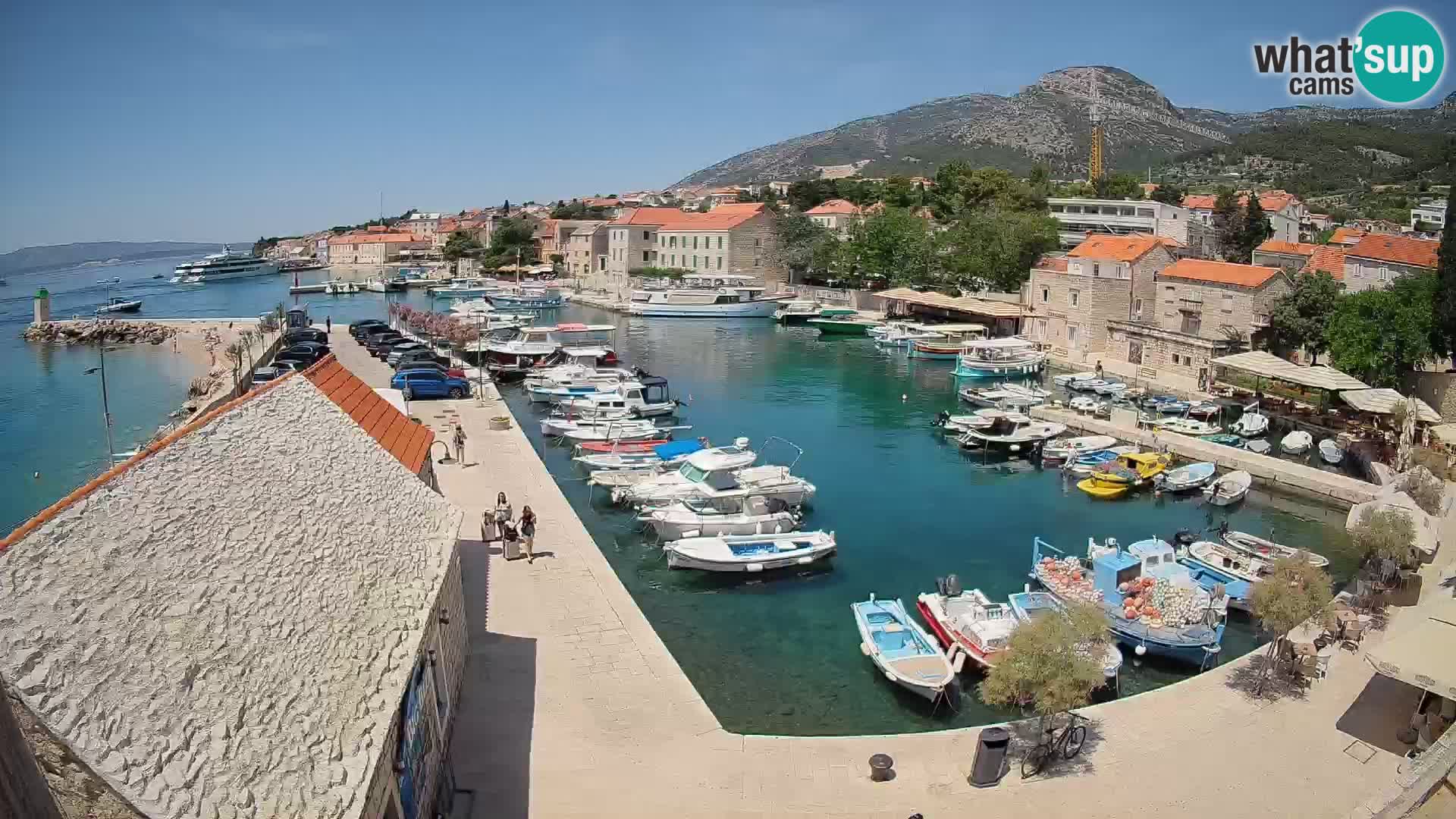 Webcam Bol Harbour – Live View of Bol Riva & Marina
