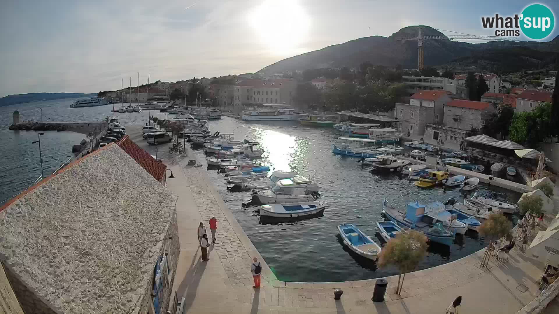 Webcam porto di Bol – Vista live sulla Riva e Marina