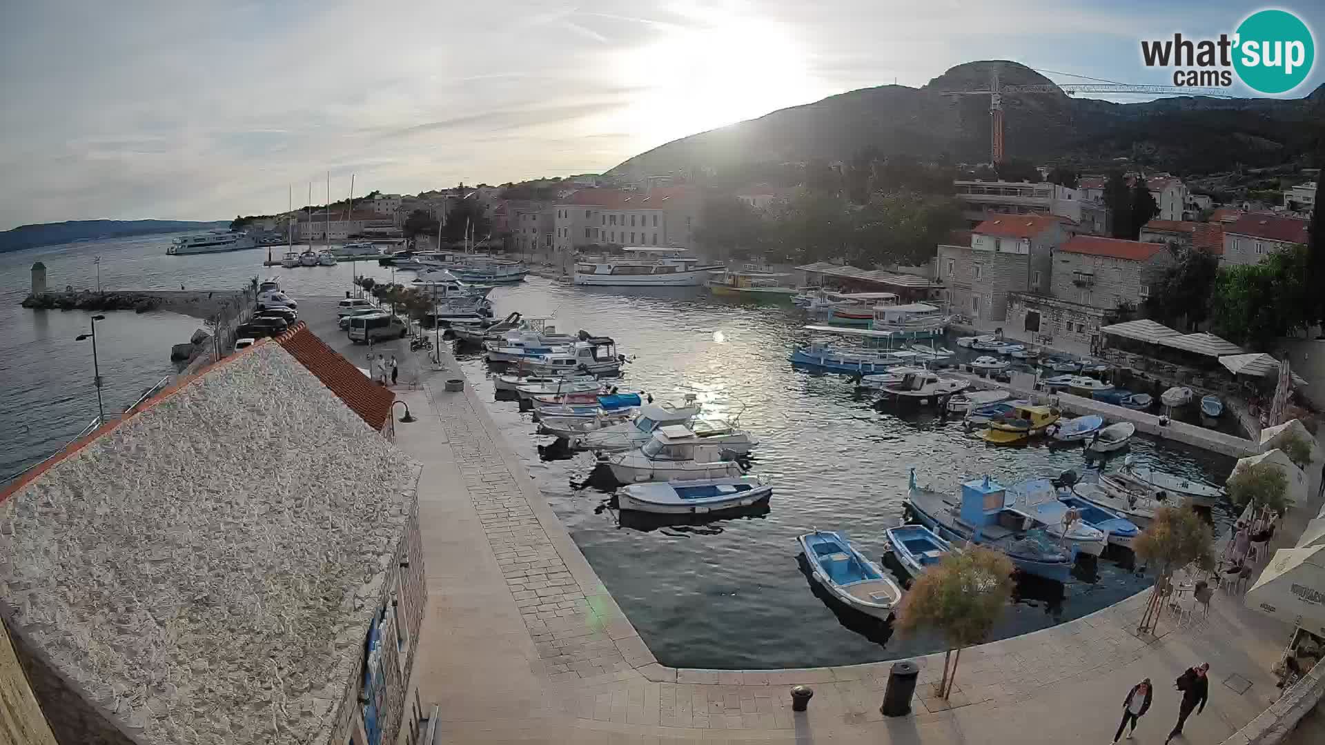Webcam porto di Bol – Vista live sulla Riva e Marina