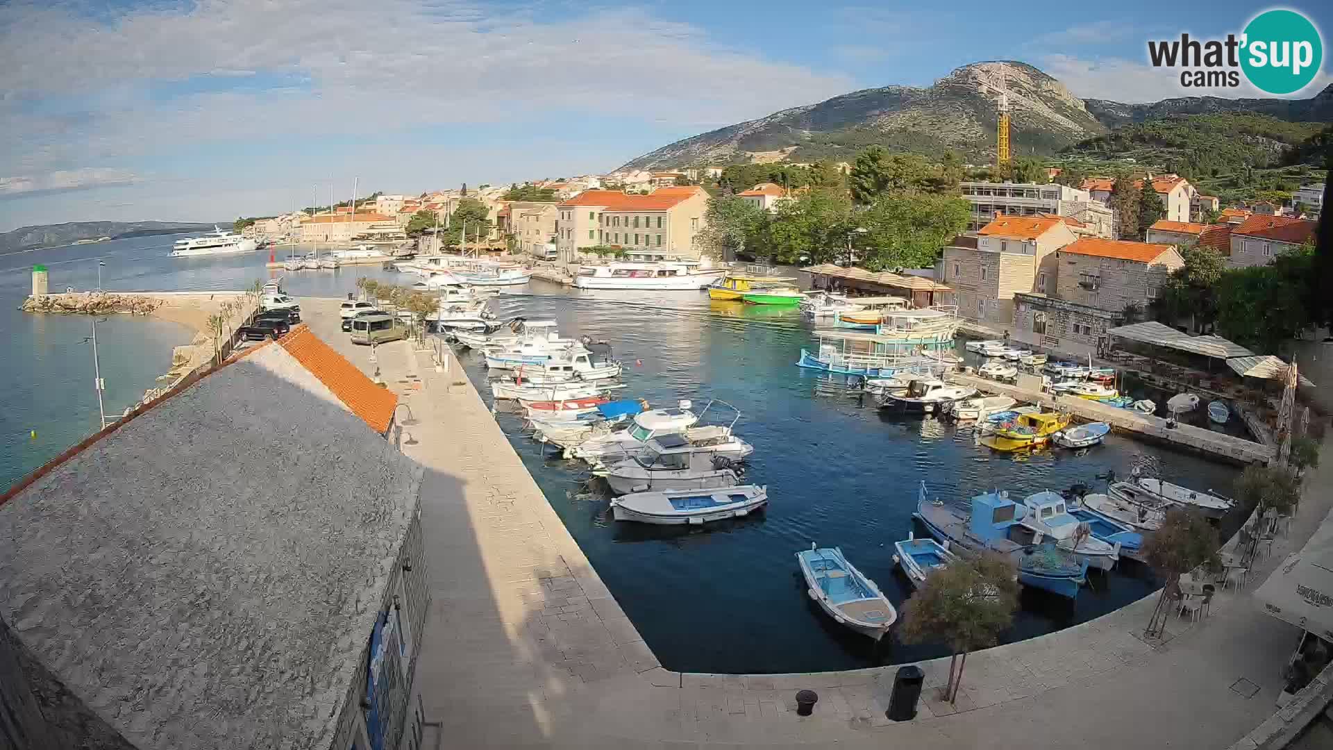 Webcam porto di Bol – Vista live sulla Riva e Marina