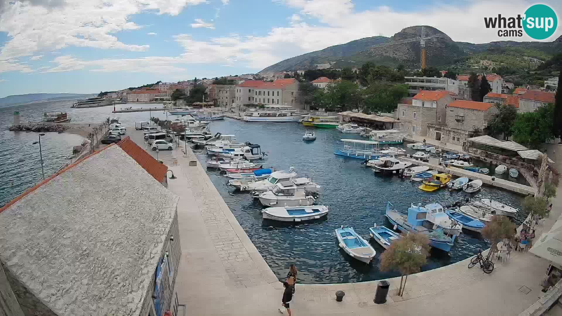 Web kamera Bol Riva – Pogled uživo na luku i marinu