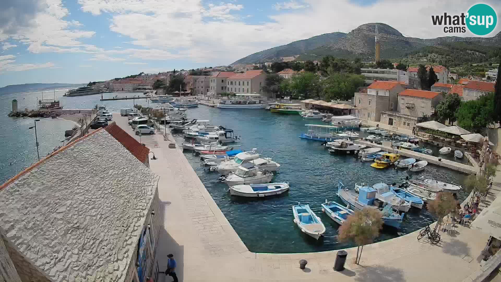 Webcam porto di Bol – Vista live sulla Riva e Marina