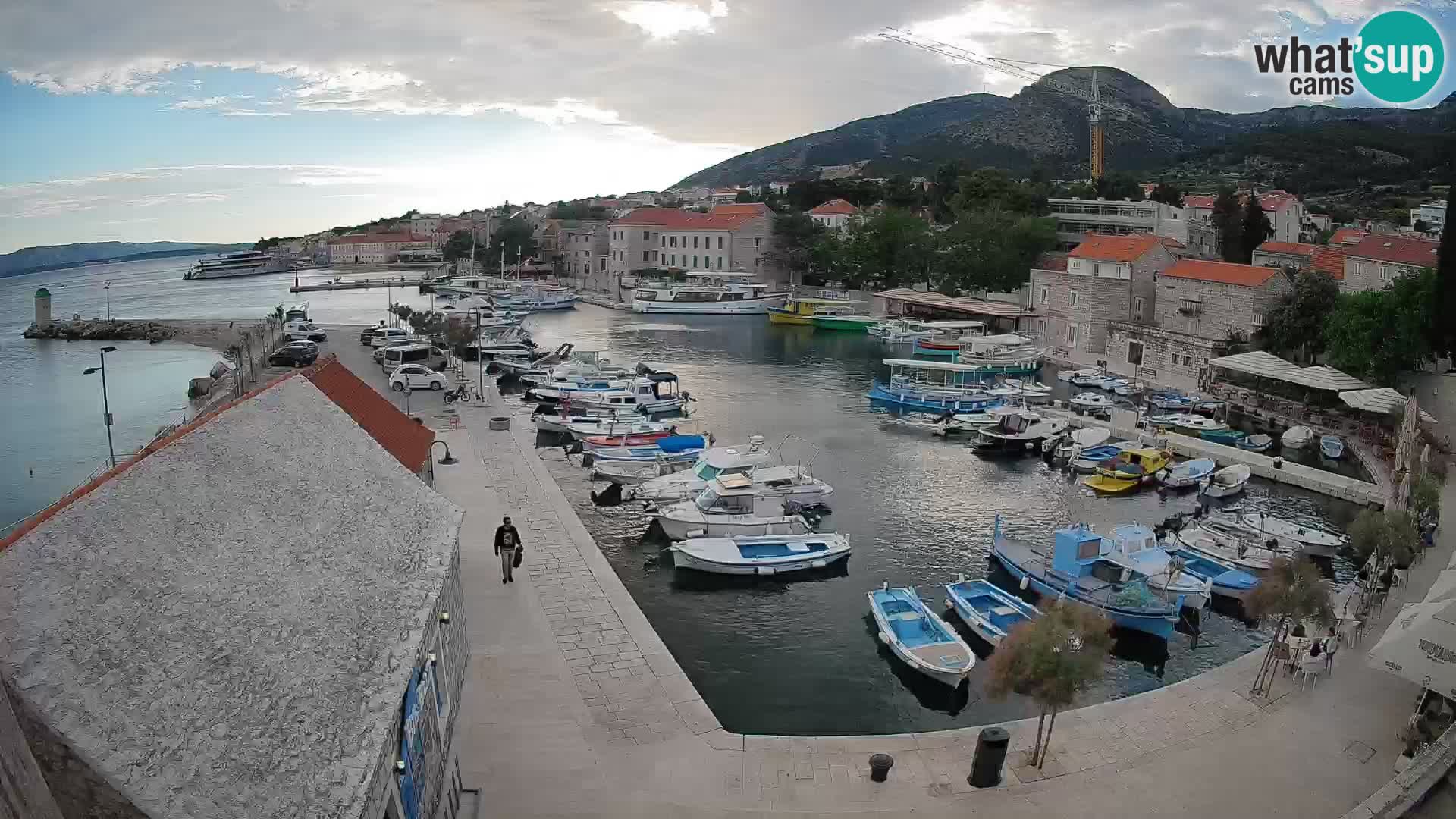 Webcam porto di Bol – Vista live sulla Riva e Marina