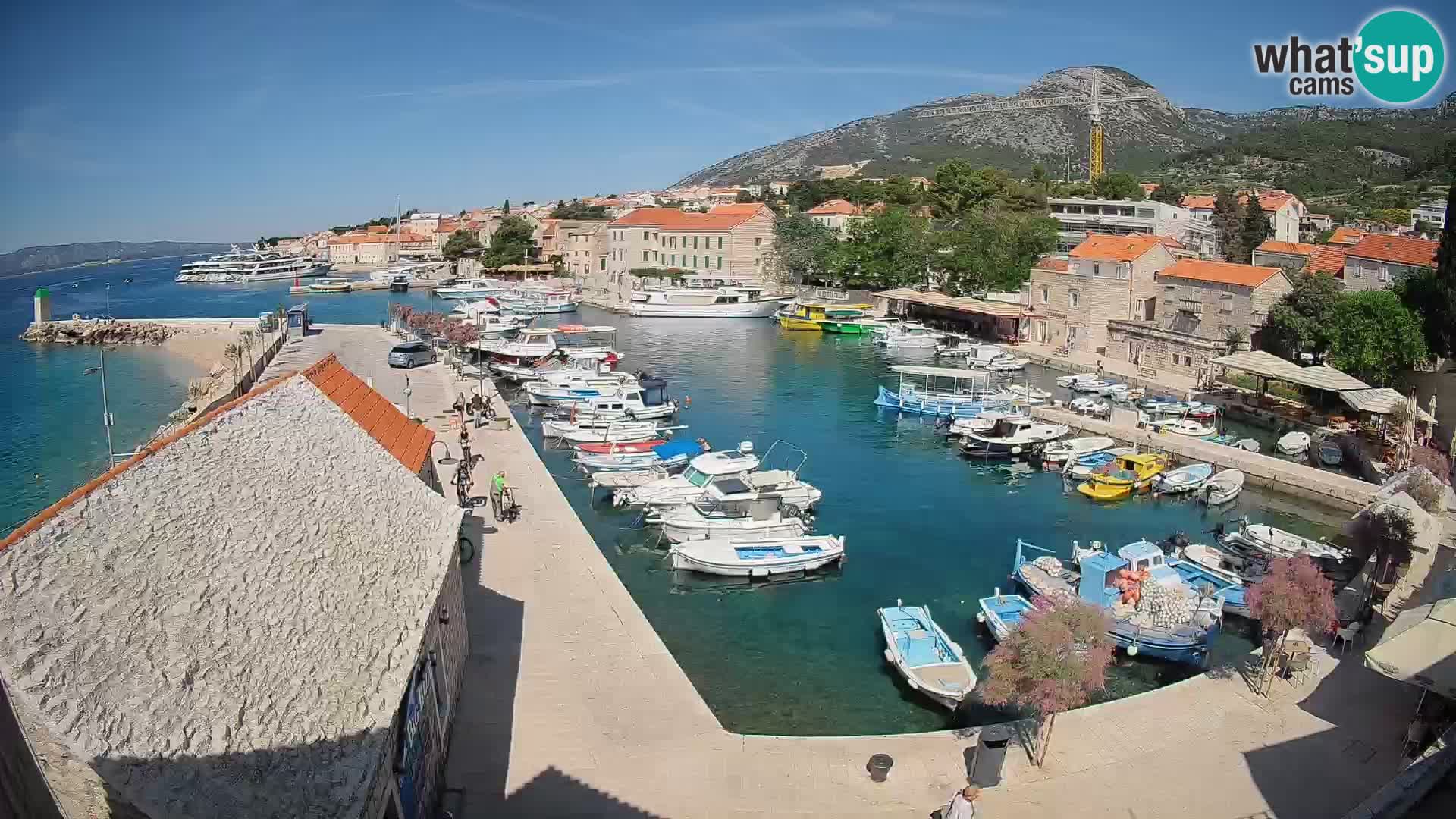 Webcam porto di Bol – Vista live sulla Riva e Marina