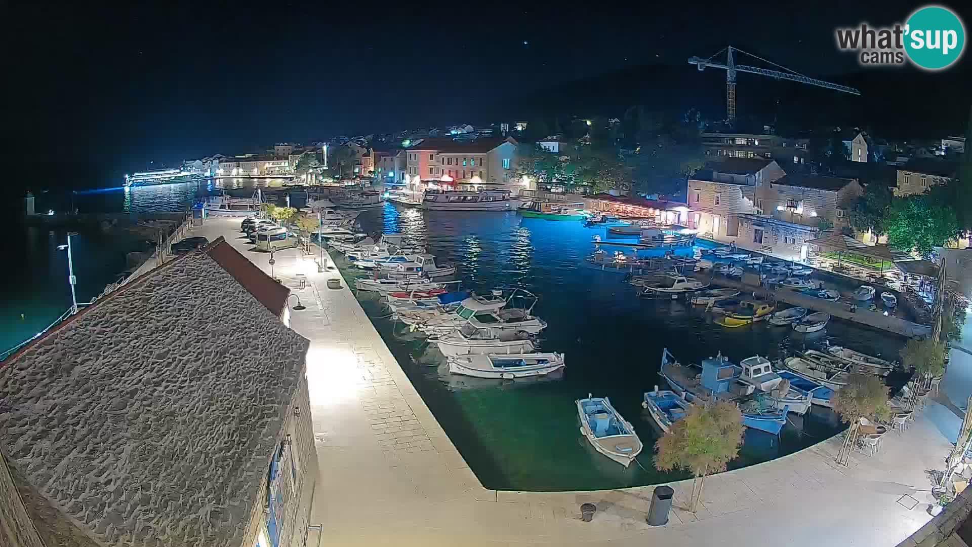 Webcam porto di Bol – Vista live sulla Riva e Marina